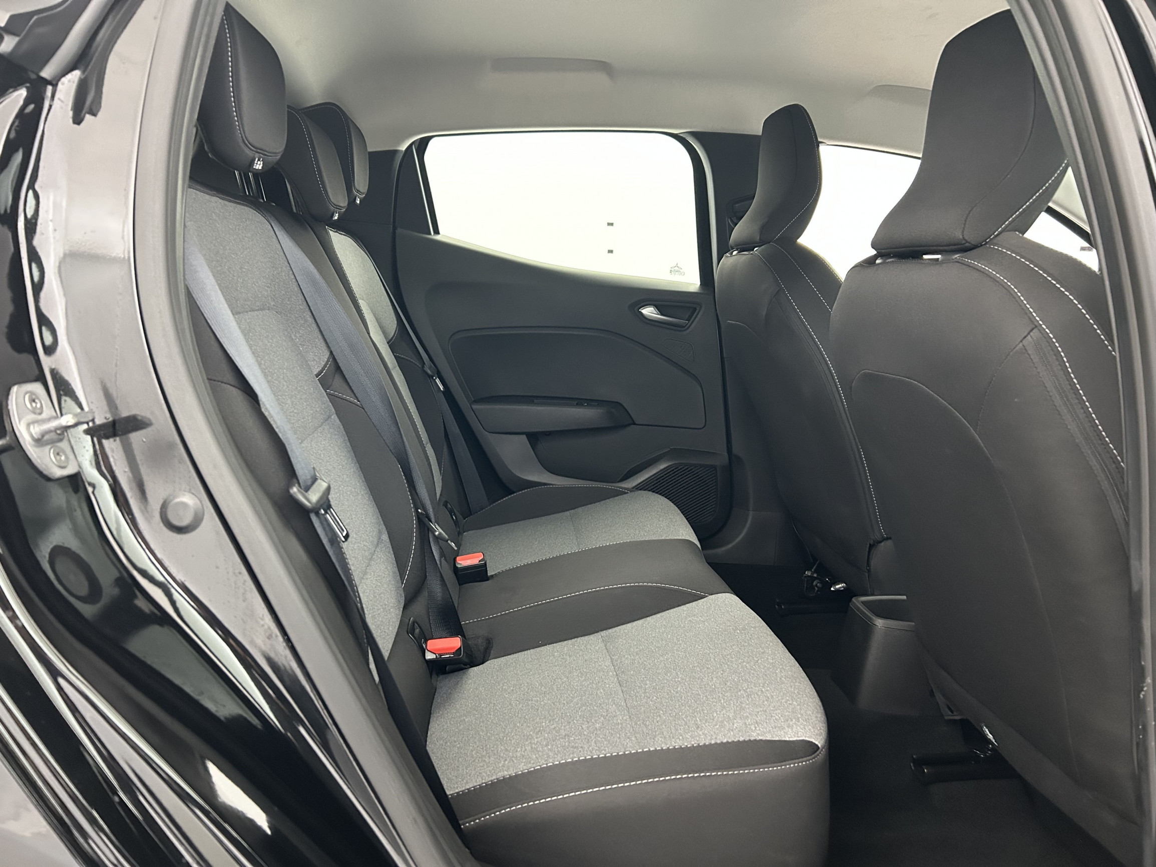 Vente en ligne Renault Clio 5 Clio E-Tech full hybrid 145 au prix de 20 790 €