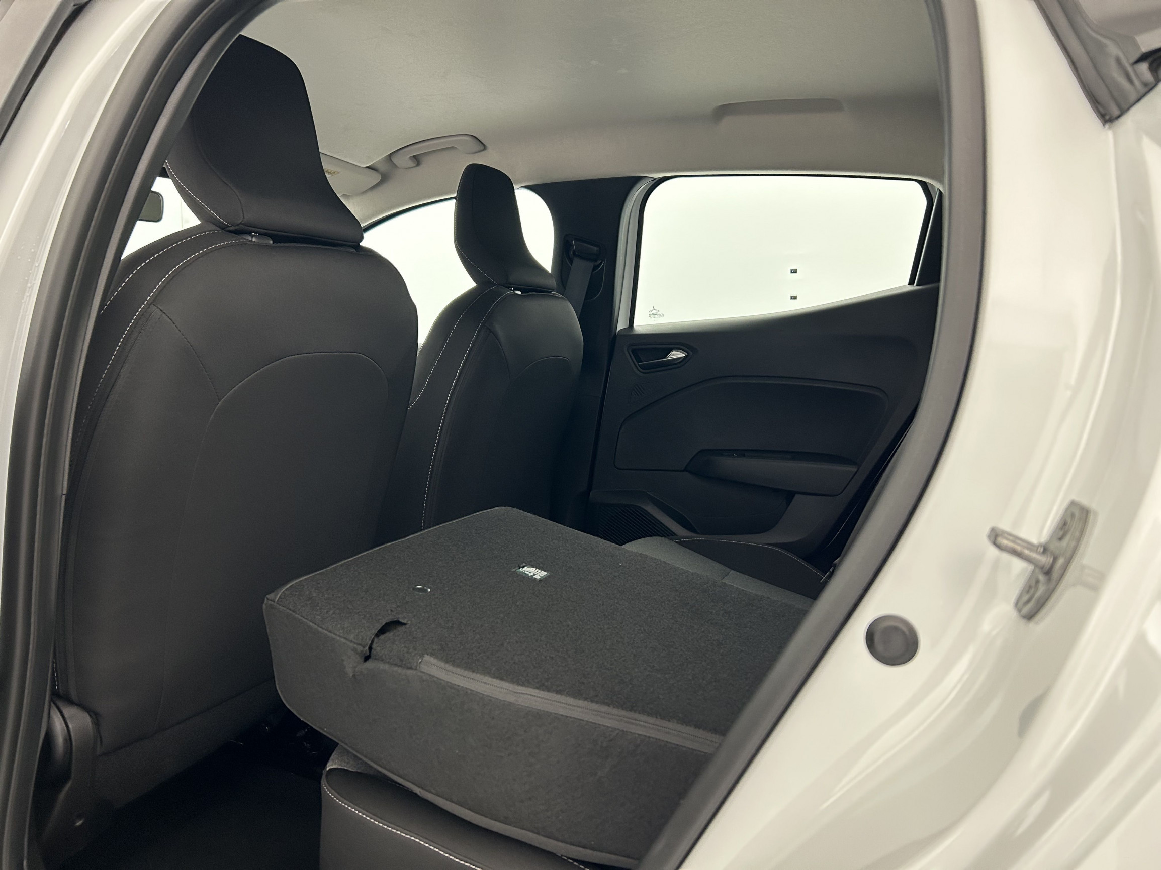 Vente en ligne Renault Clio 5 Clio E-Tech full hybrid 145 ch GSR2 au prix de 20 790 €