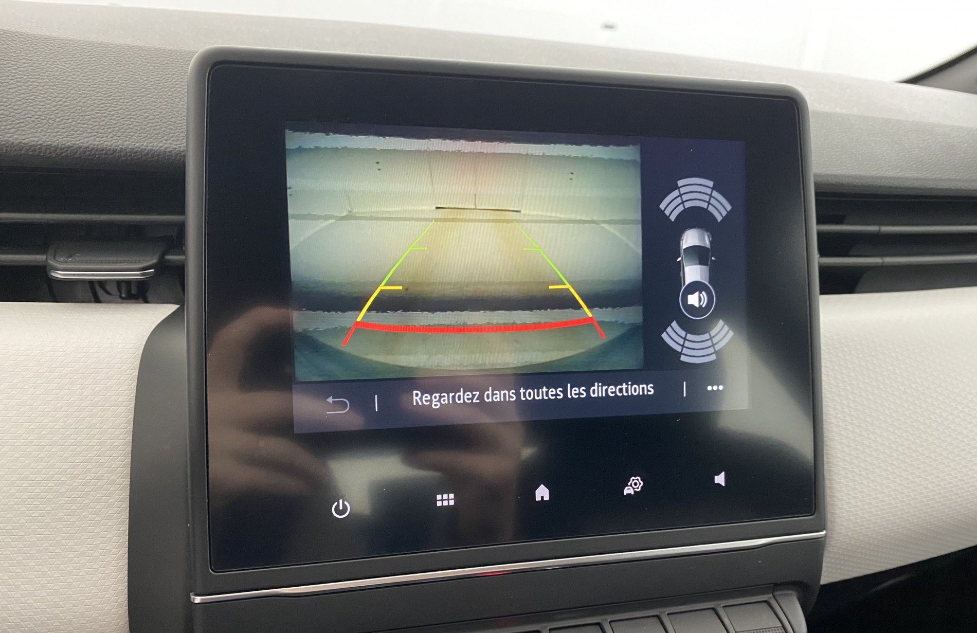 Vente en ligne Renault Clio 5 Clio TCe 90 - 21N au prix de 14 170 €