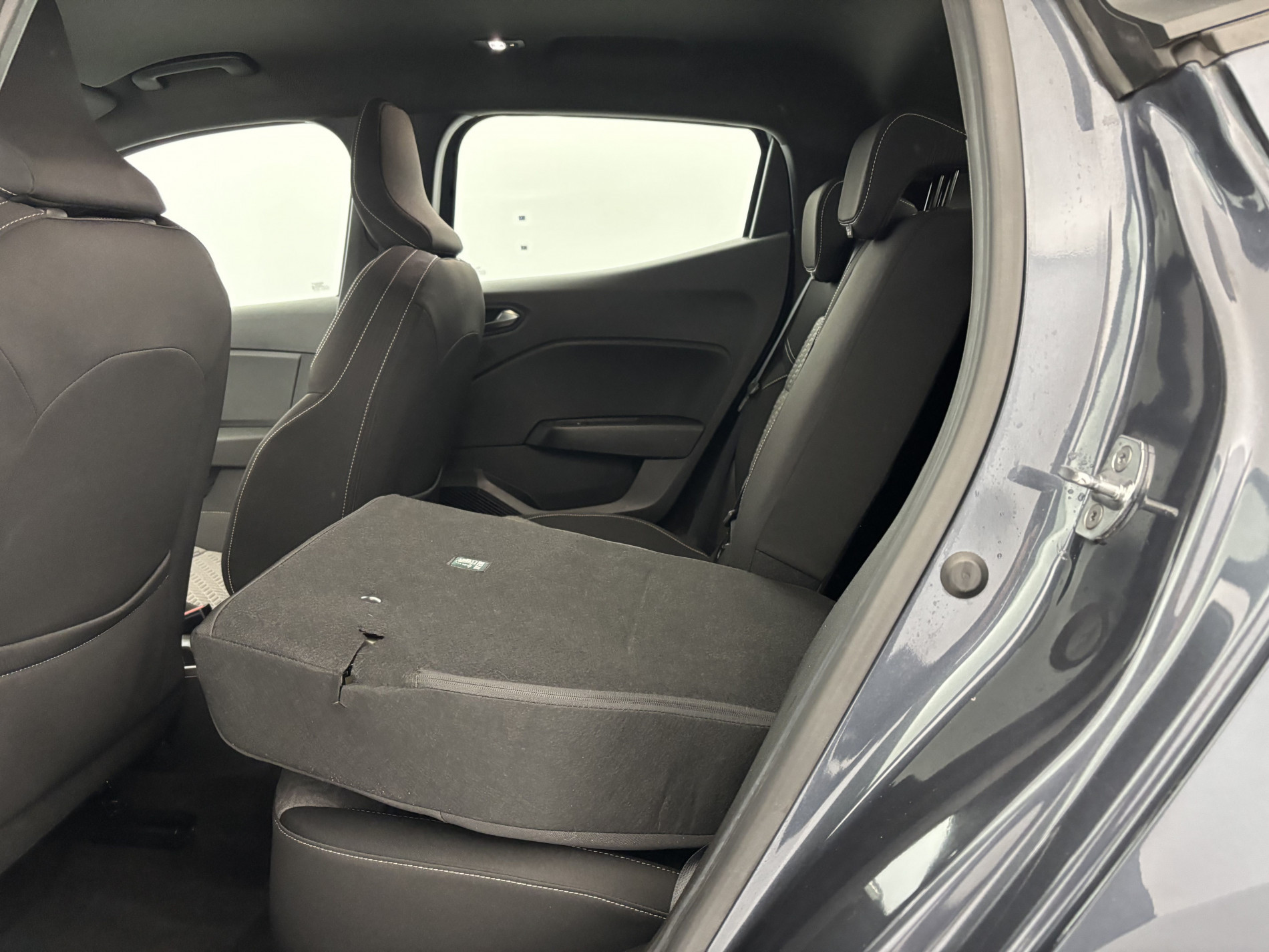 Vente en ligne Renault Clio 5 Clio TCe 90 - 21N au prix de 14 170 €