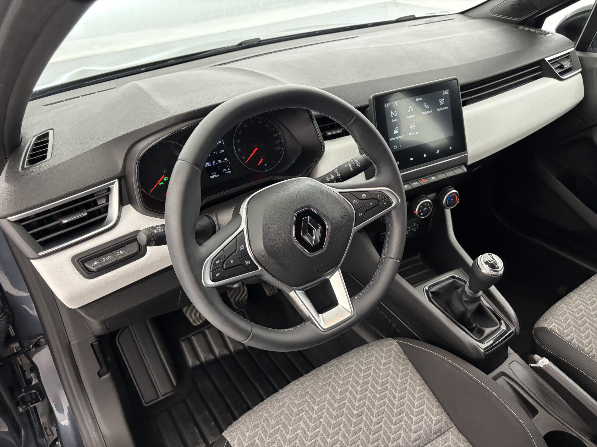 Vente en ligne Renault Clio 5 Clio TCe 90 - 21N au prix de 14 170 €