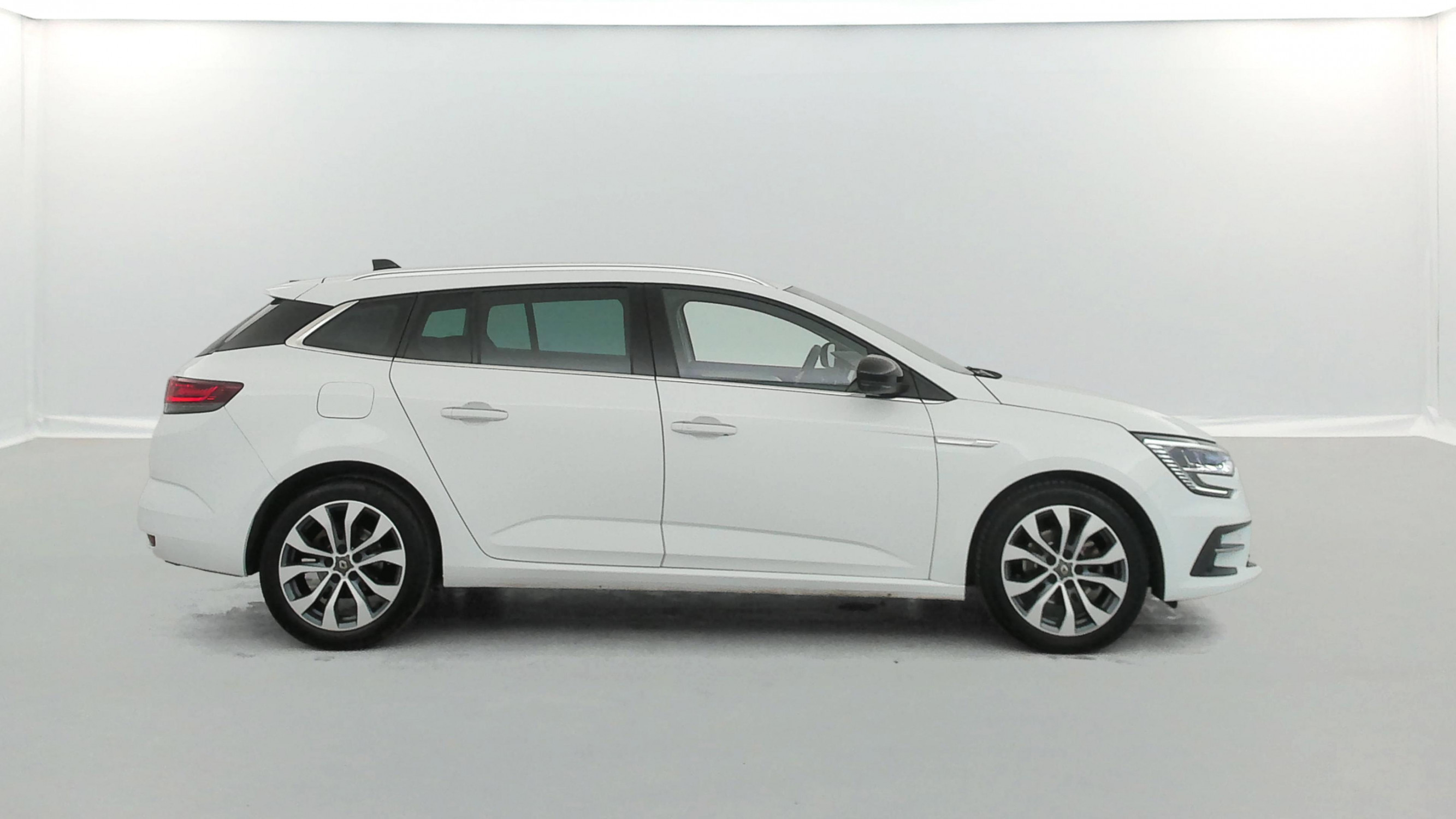 Vente en ligne Renault Megane 4 Estate  Blue dCi 115 EDC au prix de 21 990 €
