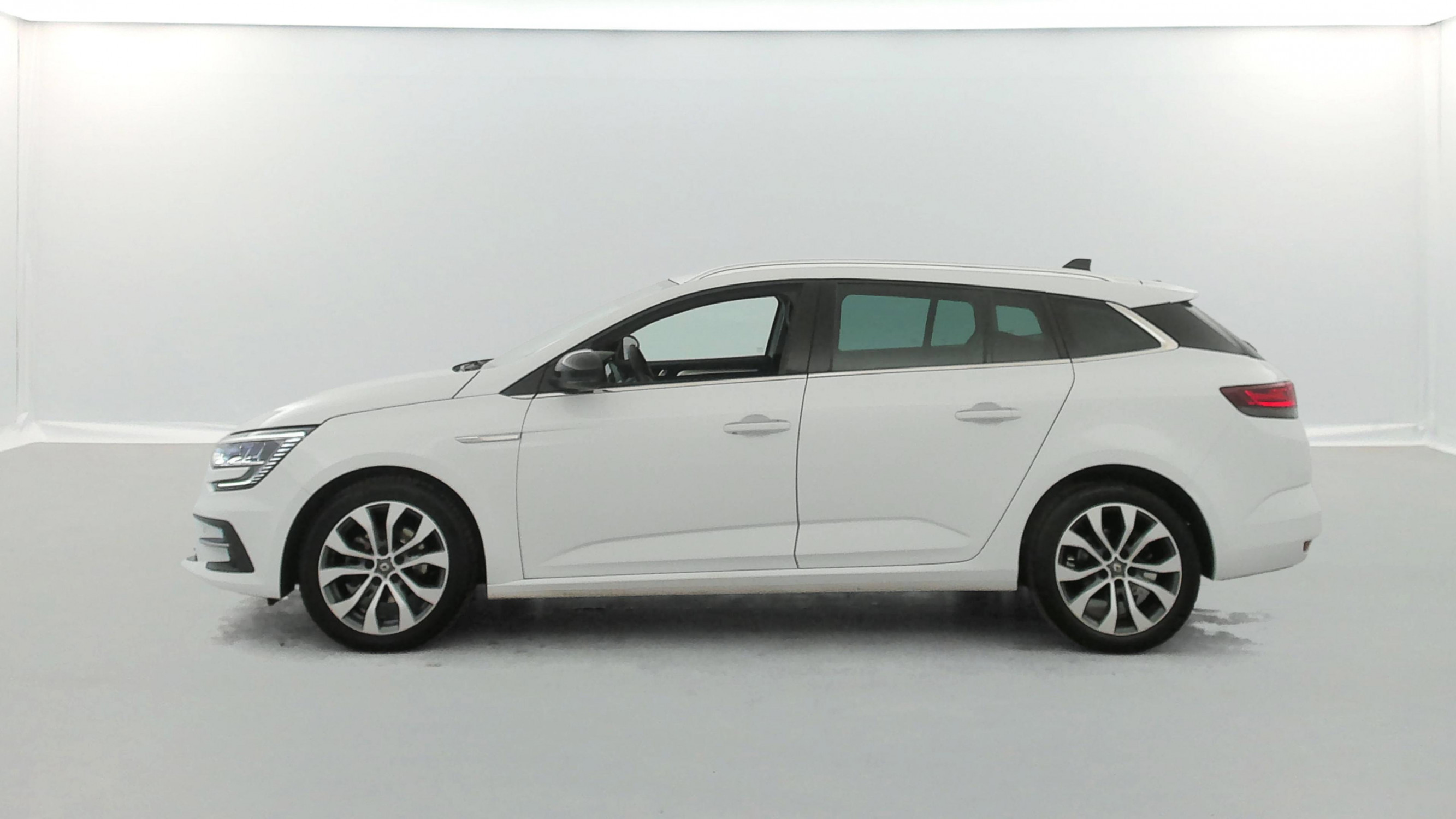 Vente en ligne Renault Megane 4 Estate  Blue dCi 115 EDC au prix de 21 990 €