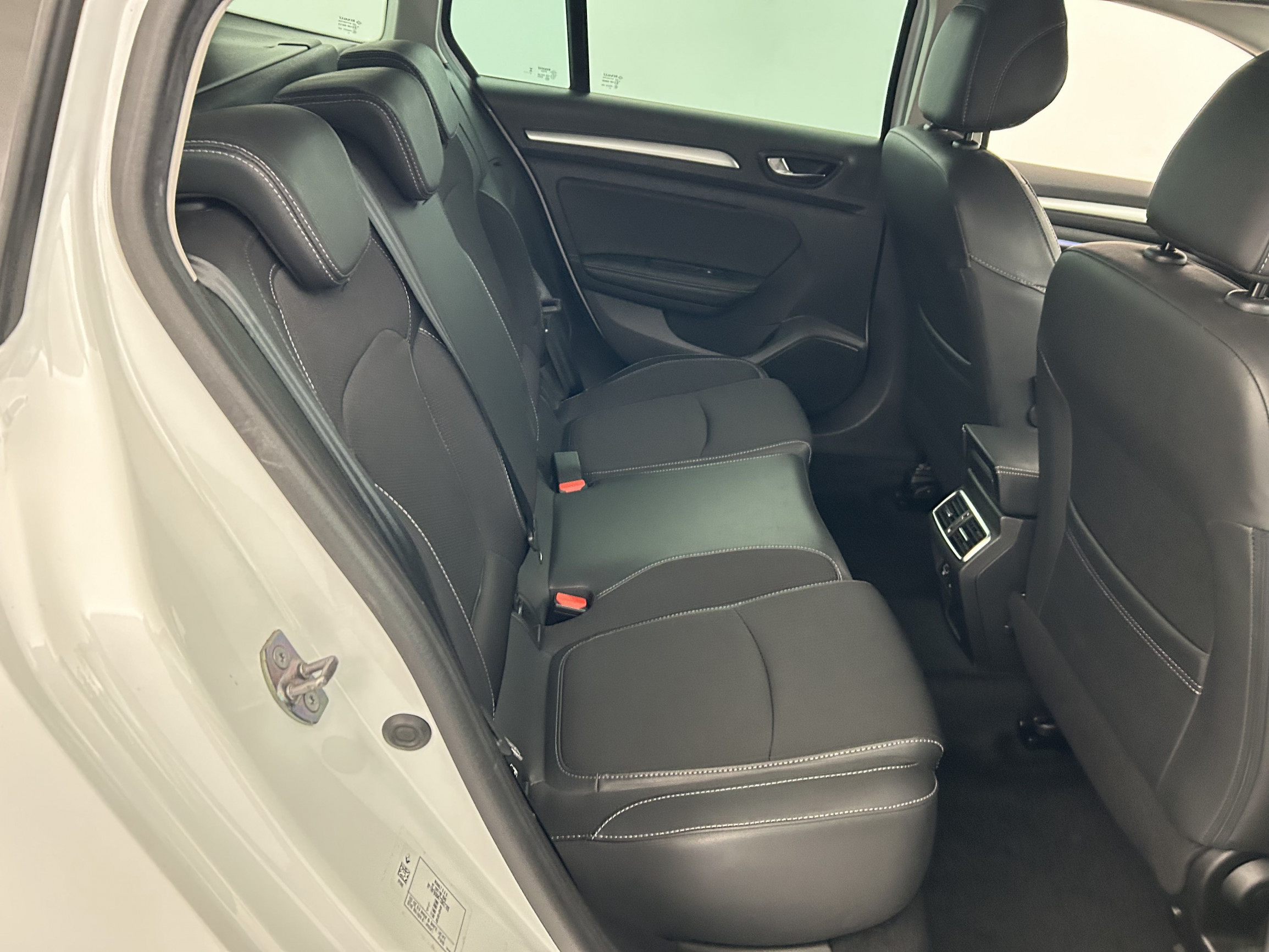 Vente en ligne Renault Megane 4 Estate  Blue dCi 115 EDC au prix de 21 990 €