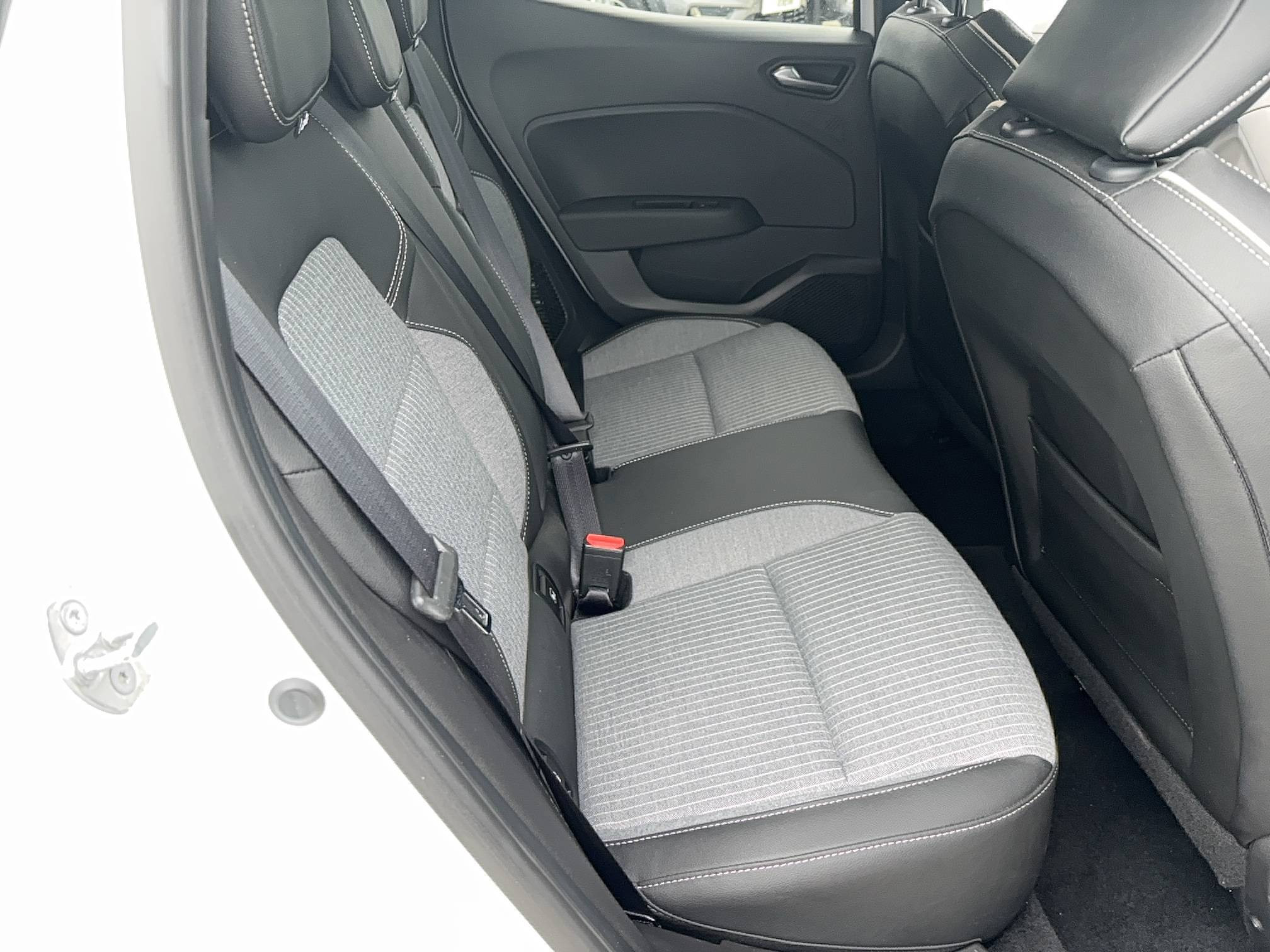 Vente en ligne Renault Clio 5 Clio E-Tech full hybrid 145 ch GSR2 au prix de 20 990 €