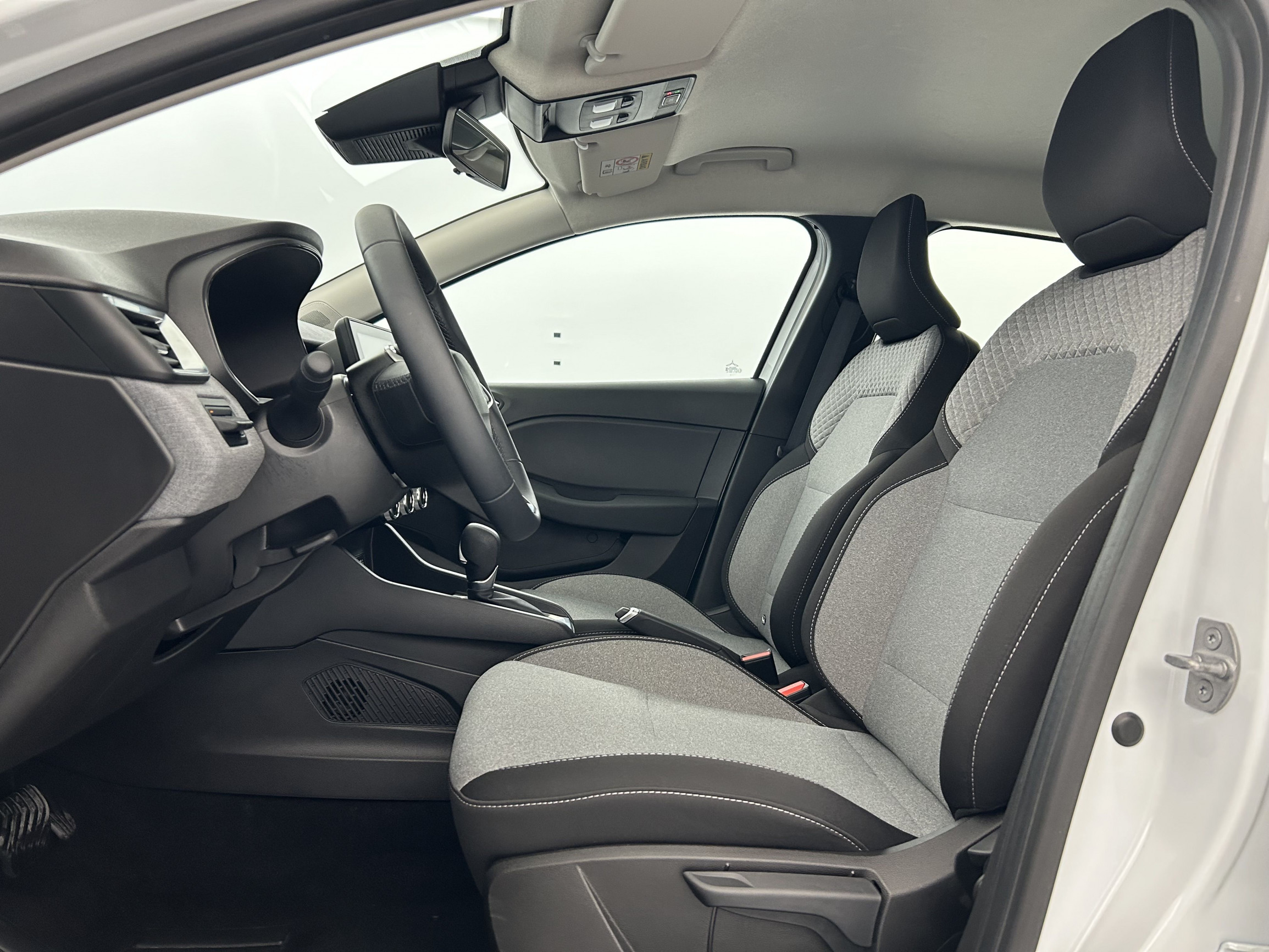 Vente en ligne Renault Clio 5 Clio E-Tech full hybrid 145 ch GSR2 au prix de 20 390 €