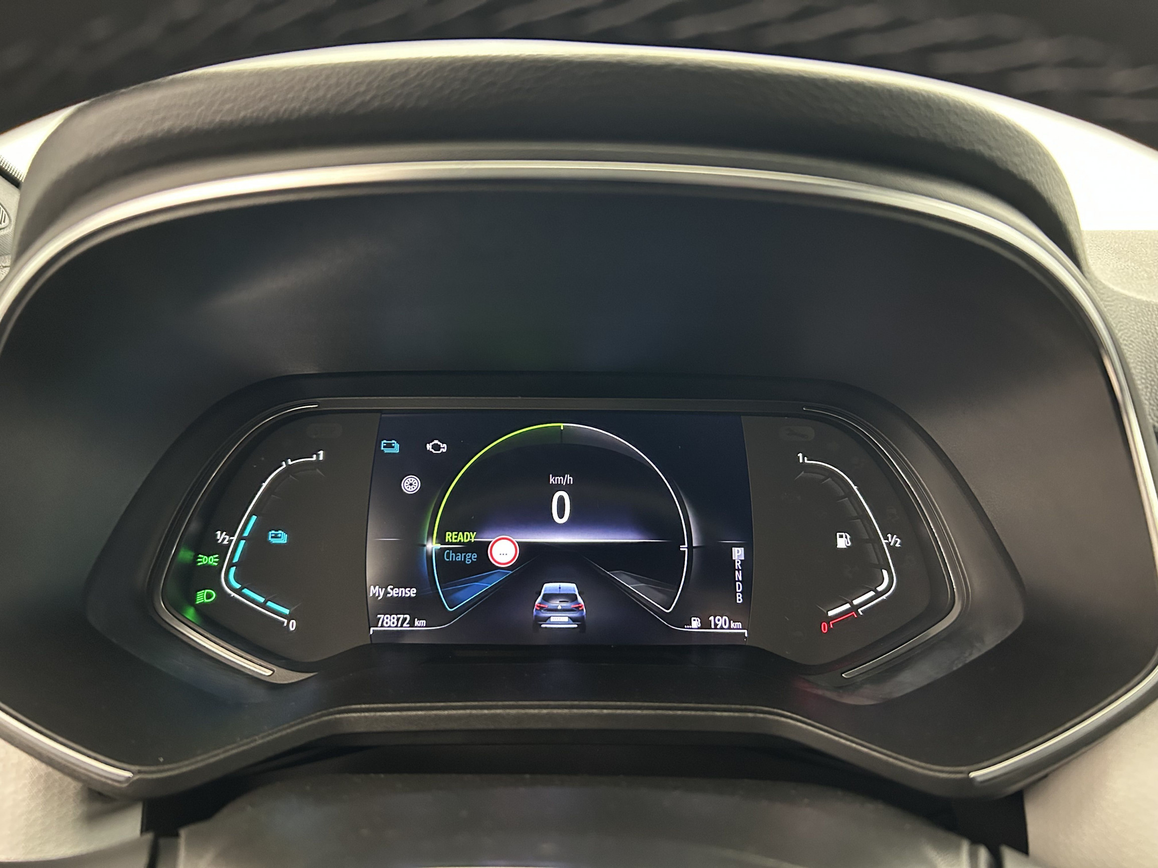 Vente en ligne Renault Clio 5 Clio E-Tech 140 - 21N au prix de 15 670 €