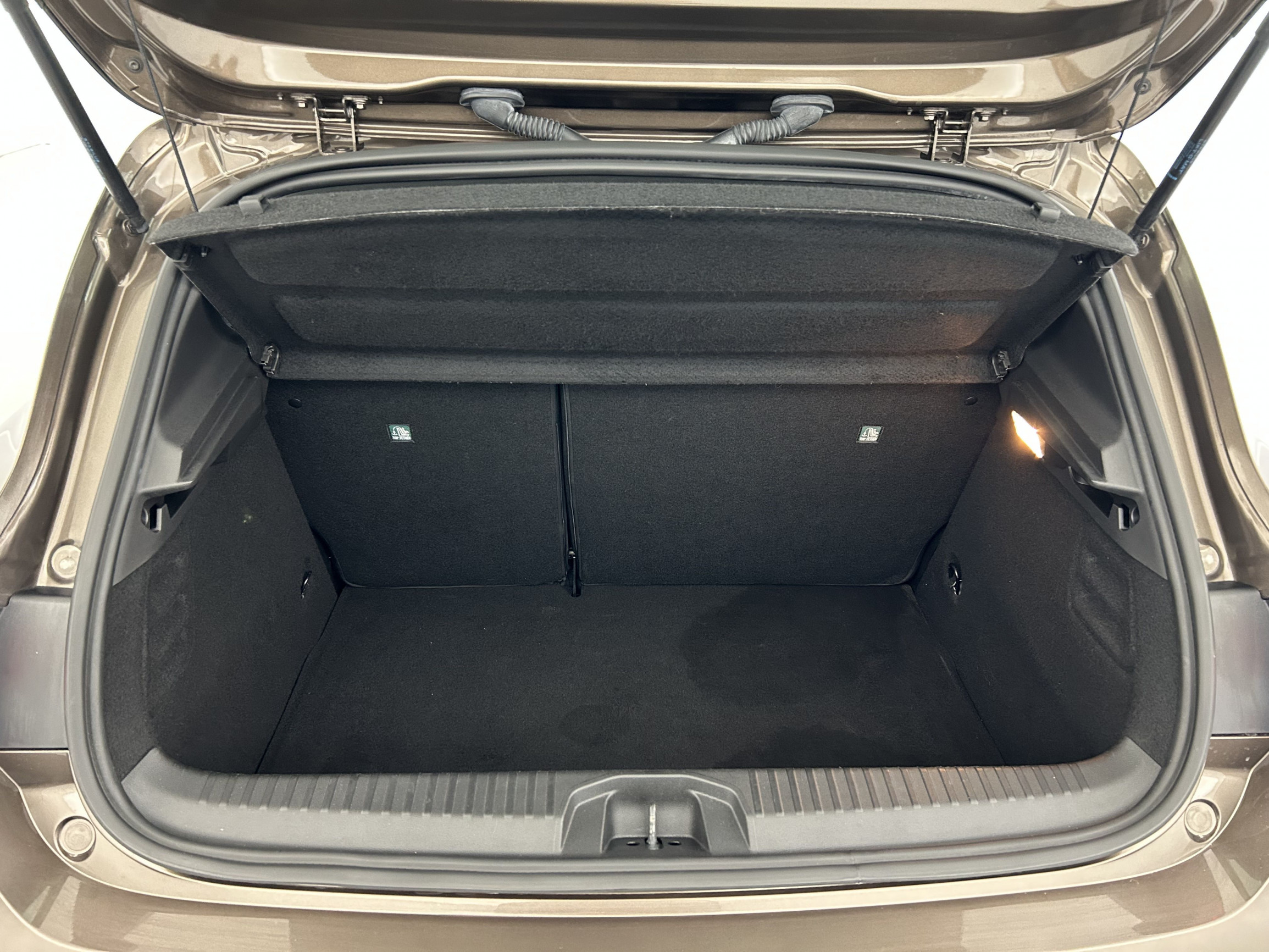 Vente en ligne Renault Clio 5 Clio E-Tech 140 - 21N au prix de 15 670 €