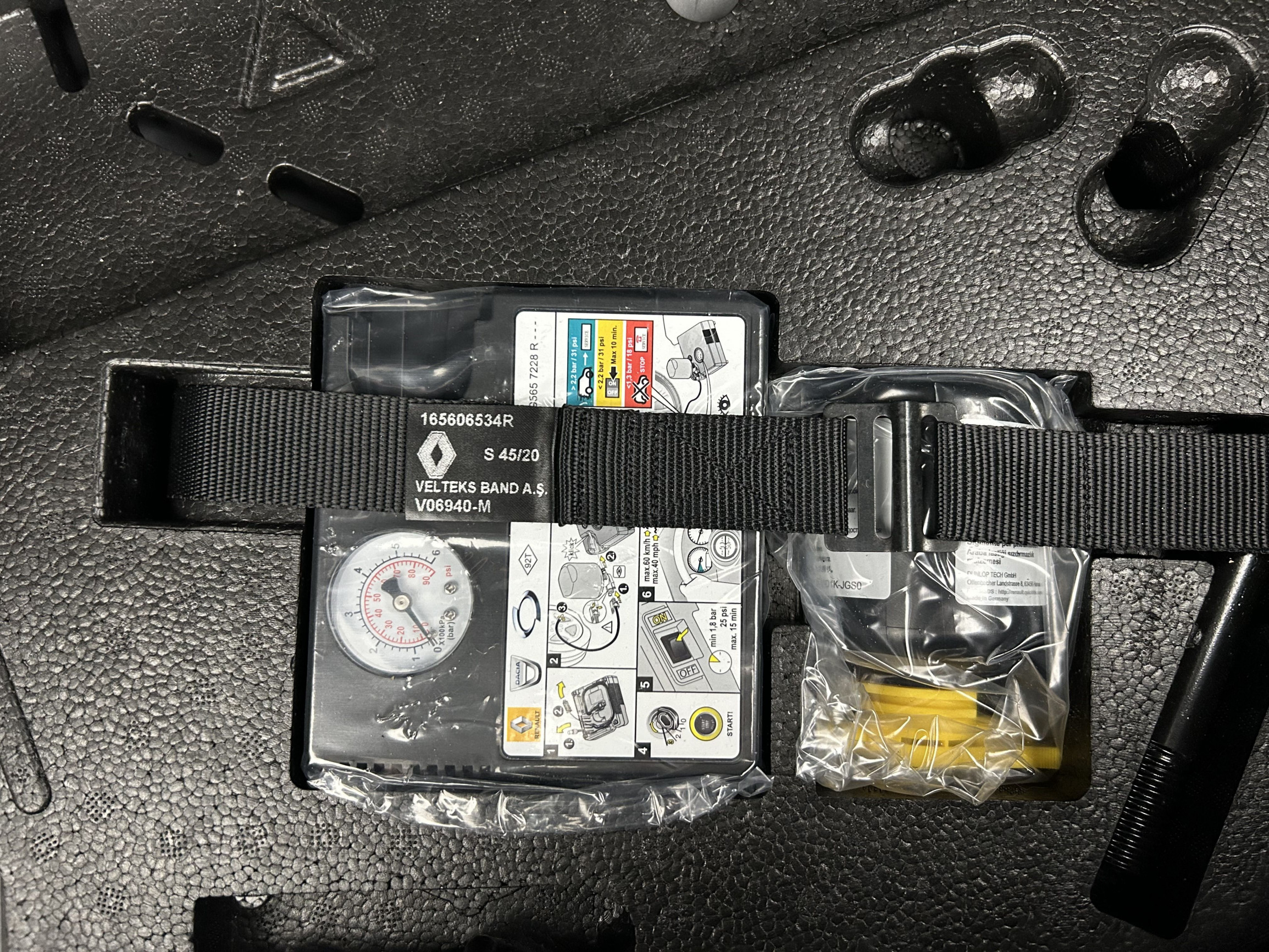 Vente en ligne Renault Clio 5 Clio E-Tech 140 - 21N au prix de 15 670 €