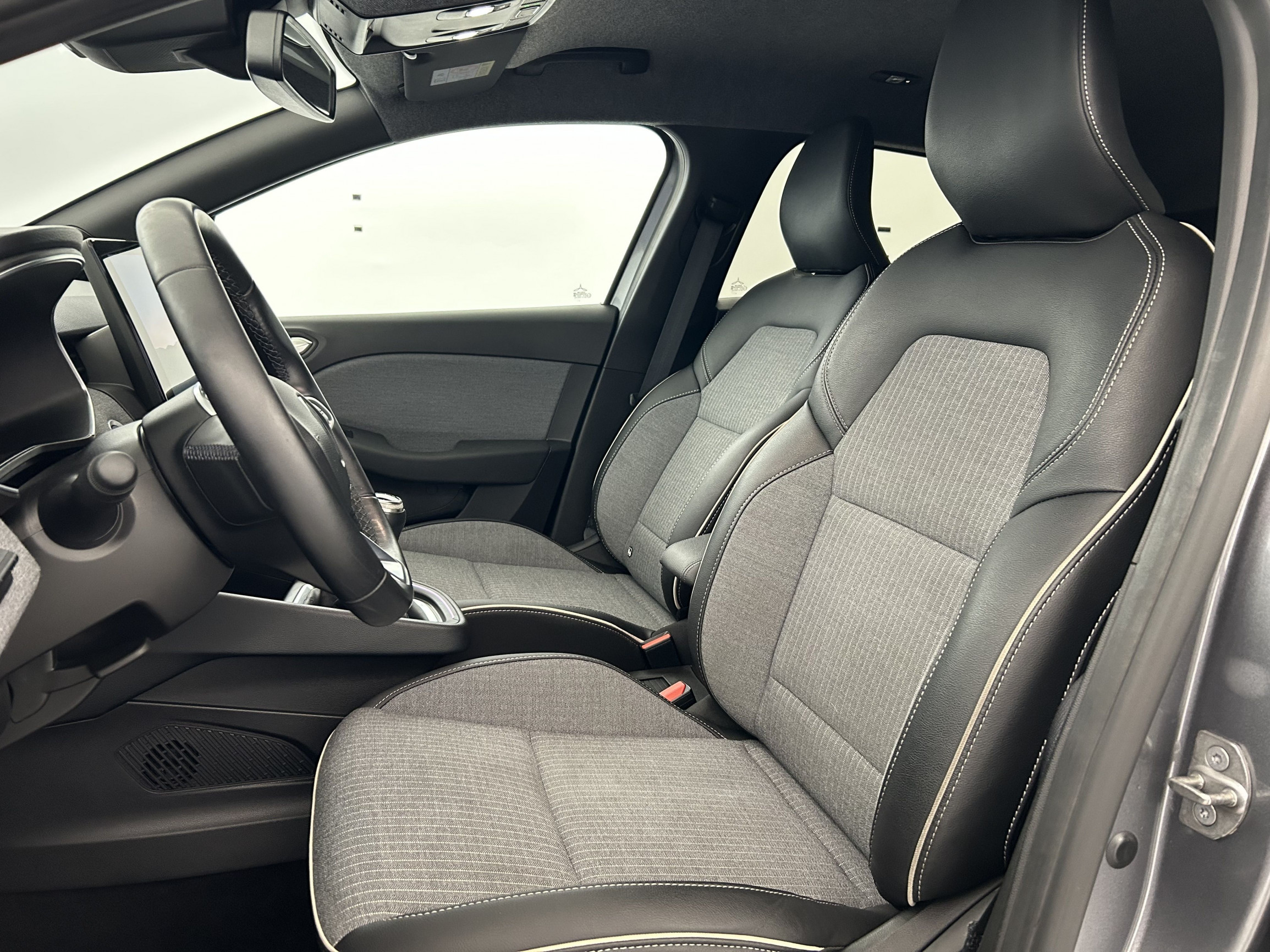 Vente en ligne Renault Clio 5 Clio TCe 90 au prix de 15 990 €