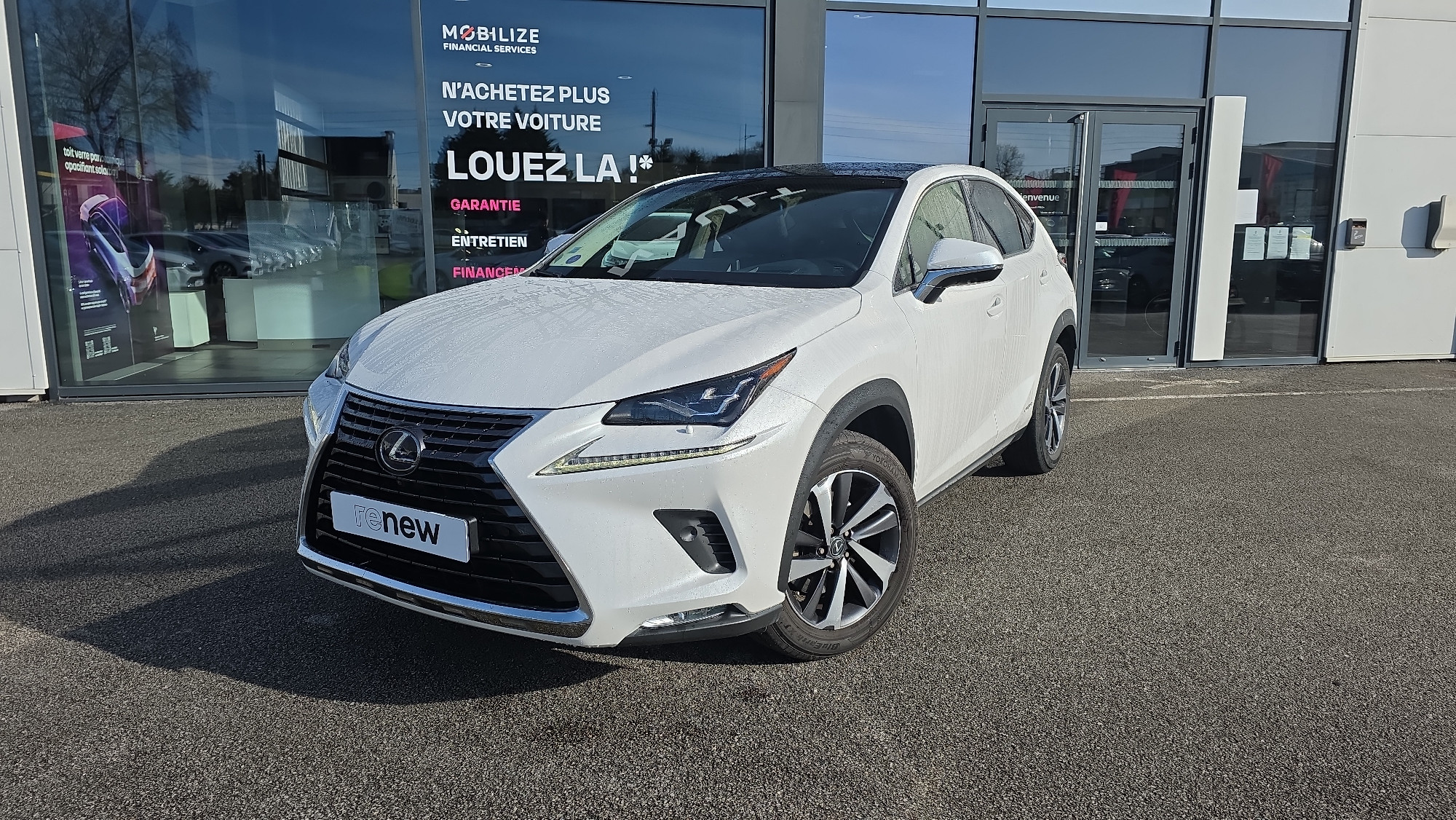 Lexus NX  300h 4WD occasion de 2018 en vente à Vannes