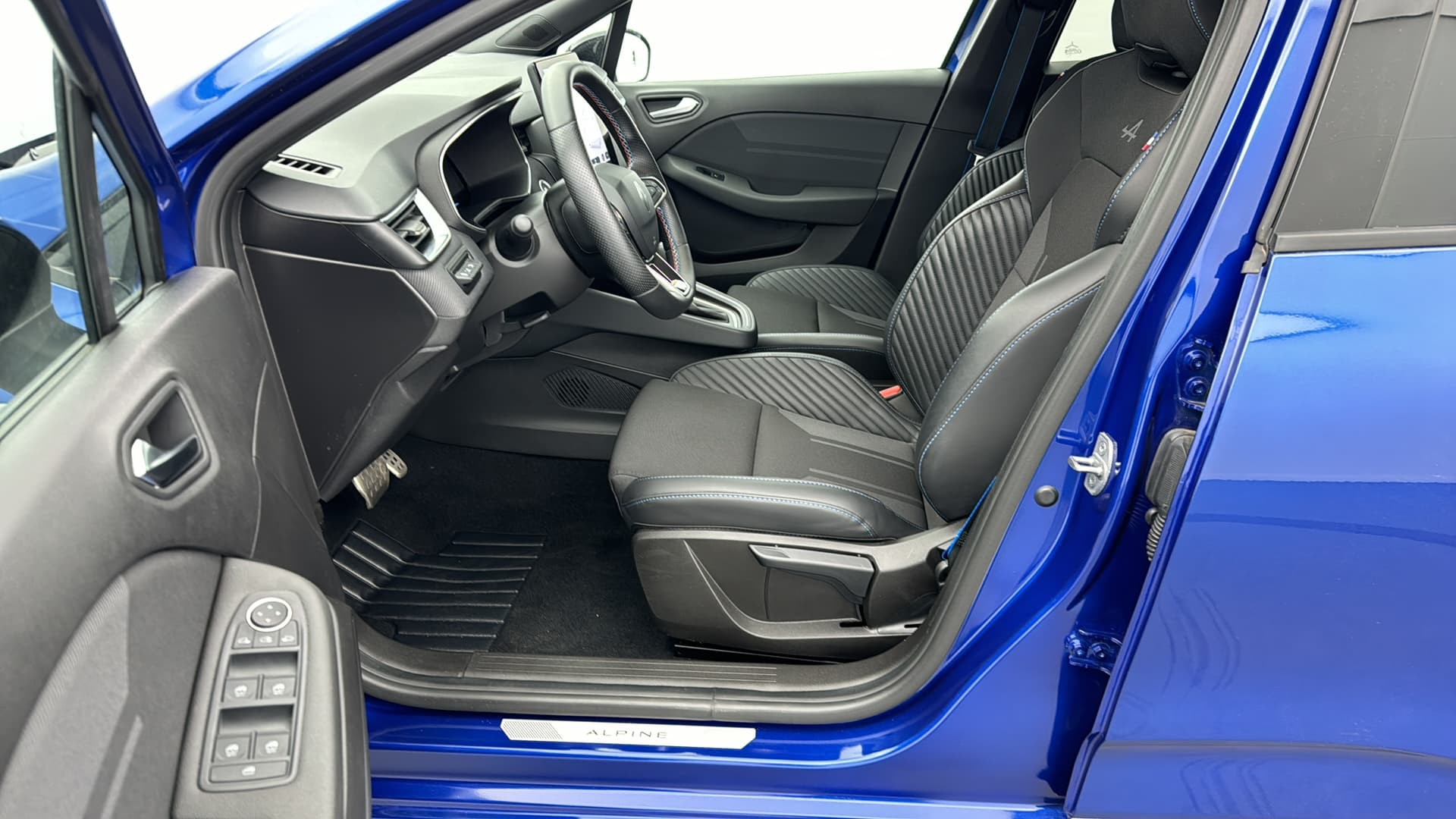 Vente en ligne Renault Clio 5 Clio E-Tech full hybrid 145 ch GSR2 au prix de 23 270 €