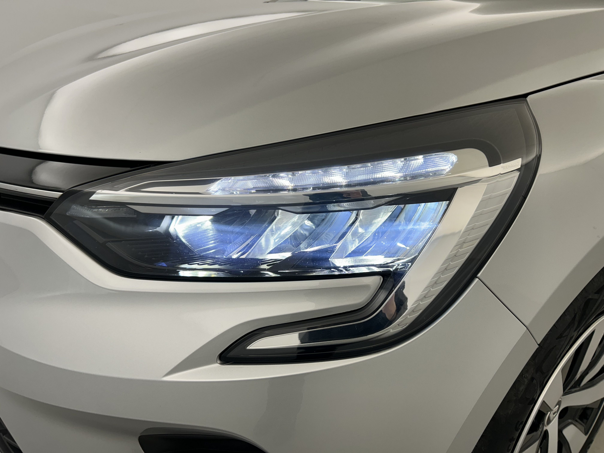 Vente en ligne Renault Clio 5 Clio TCe 90 au prix de 14 490 €