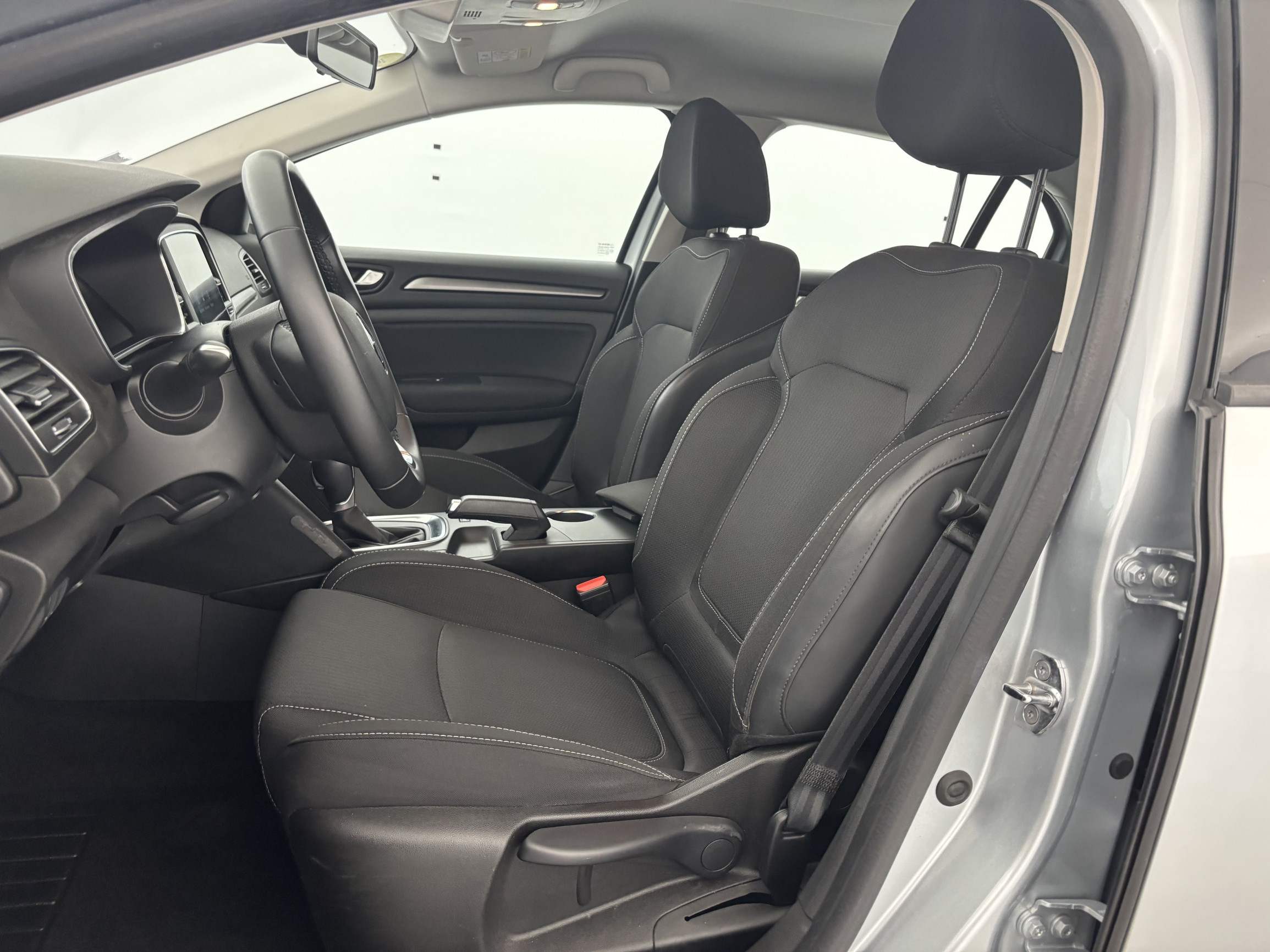 Vente en ligne Renault Megane 4 Mégane IV Berline Blue dCi 115 EDC - 21N au prix de 13 990 €