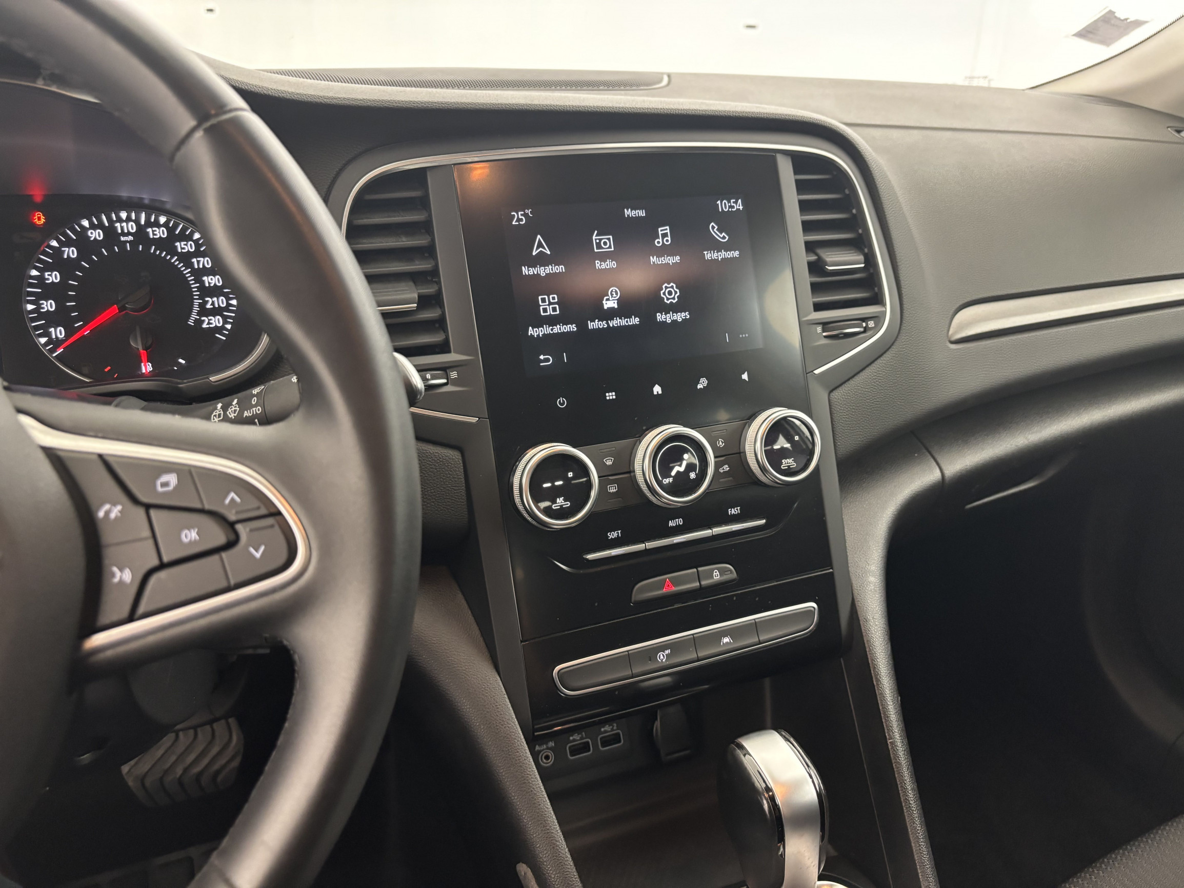 Vente en ligne Renault Megane 4 Mégane IV Berline Blue dCi 115 EDC - 21N au prix de 13 990 €