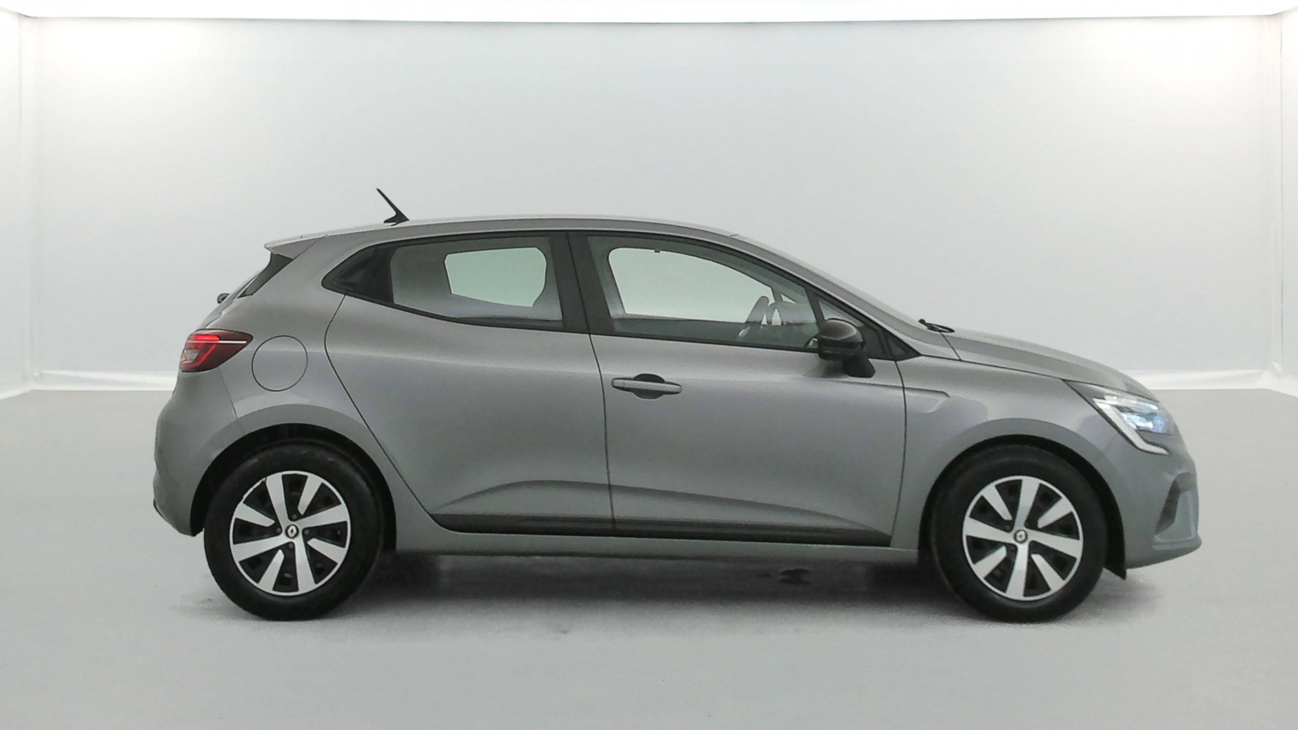 Vente en ligne Renault Clio 5 Clio TCe 90 au prix de 13 390 €