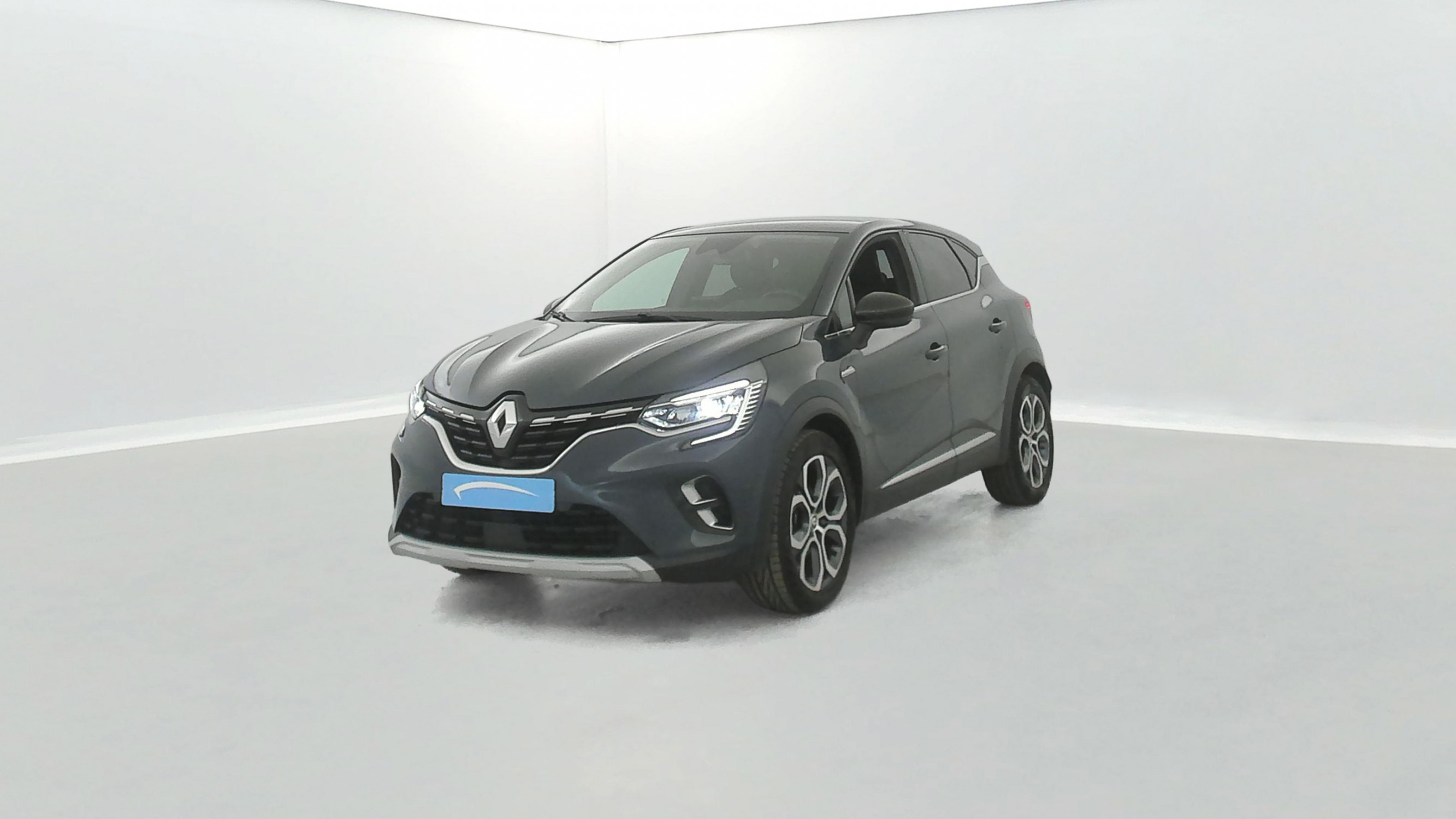Renault Captur  E-Tech full hybrid 145 occasion de 2023 en vente à Vannes
