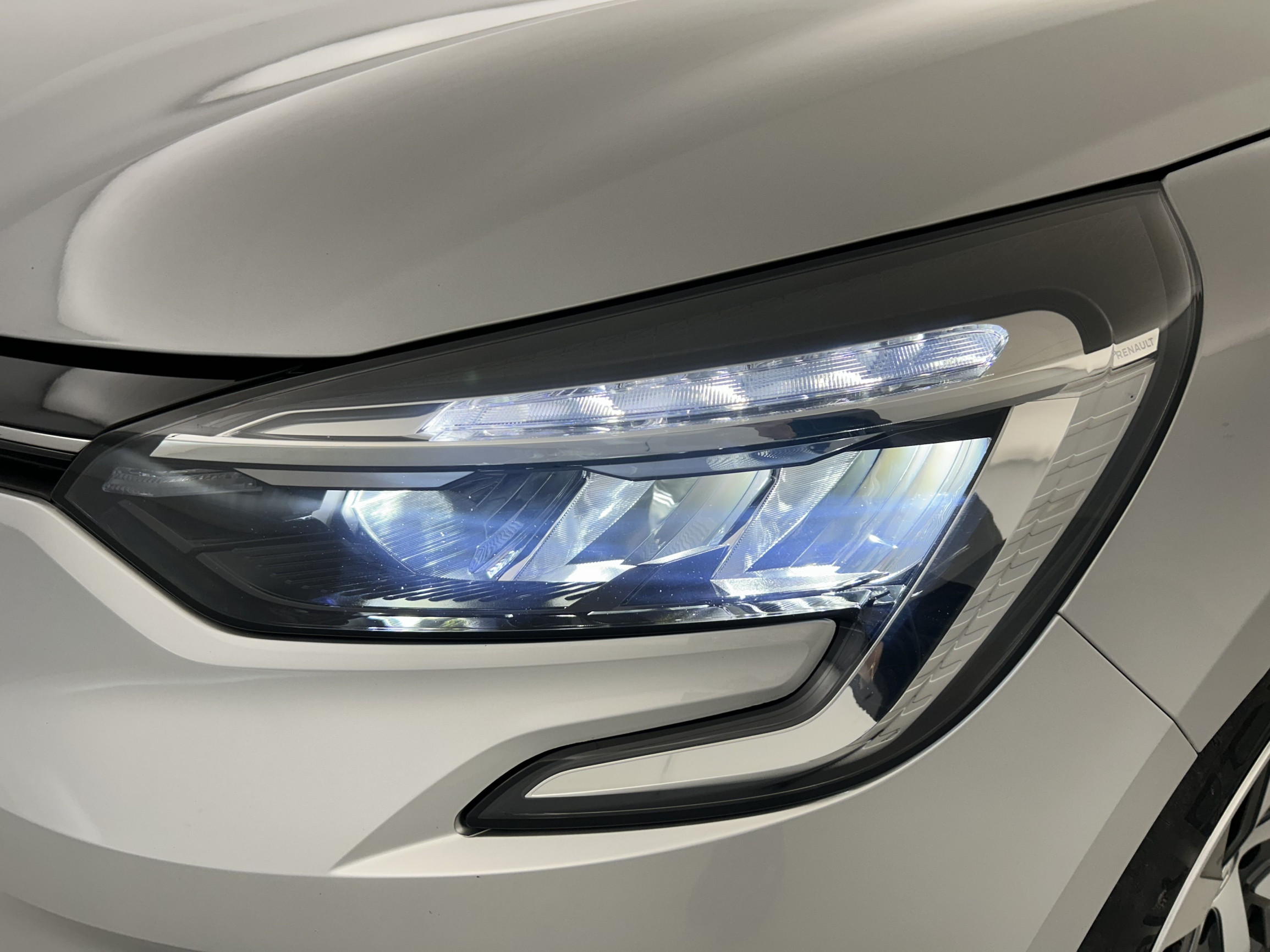 Vente en ligne Renault Clio 5 Clio TCe 90 au prix de 14 690 €