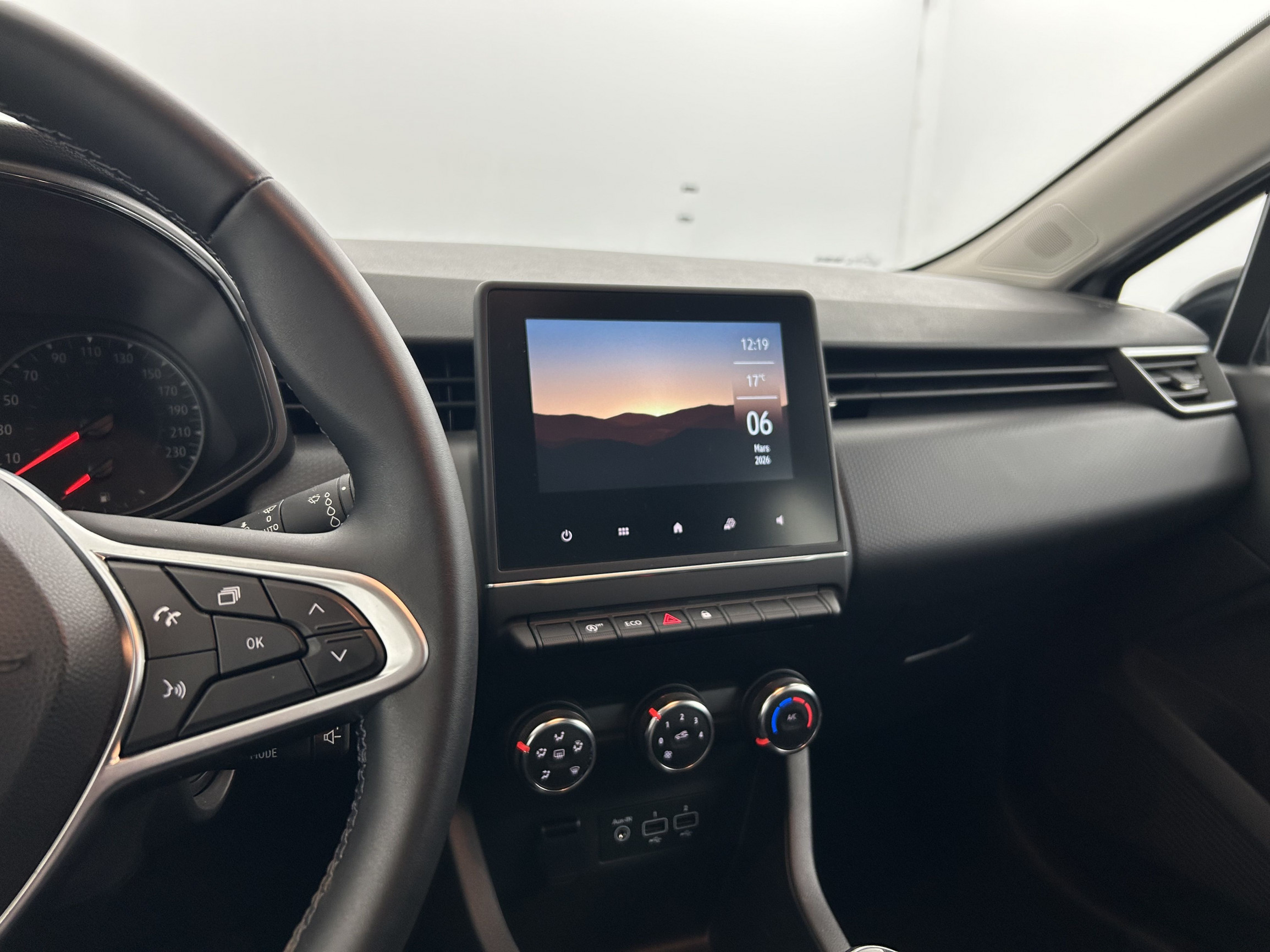 Vente en ligne Renault Clio 5 Clio TCe 90 au prix de 14 690 €