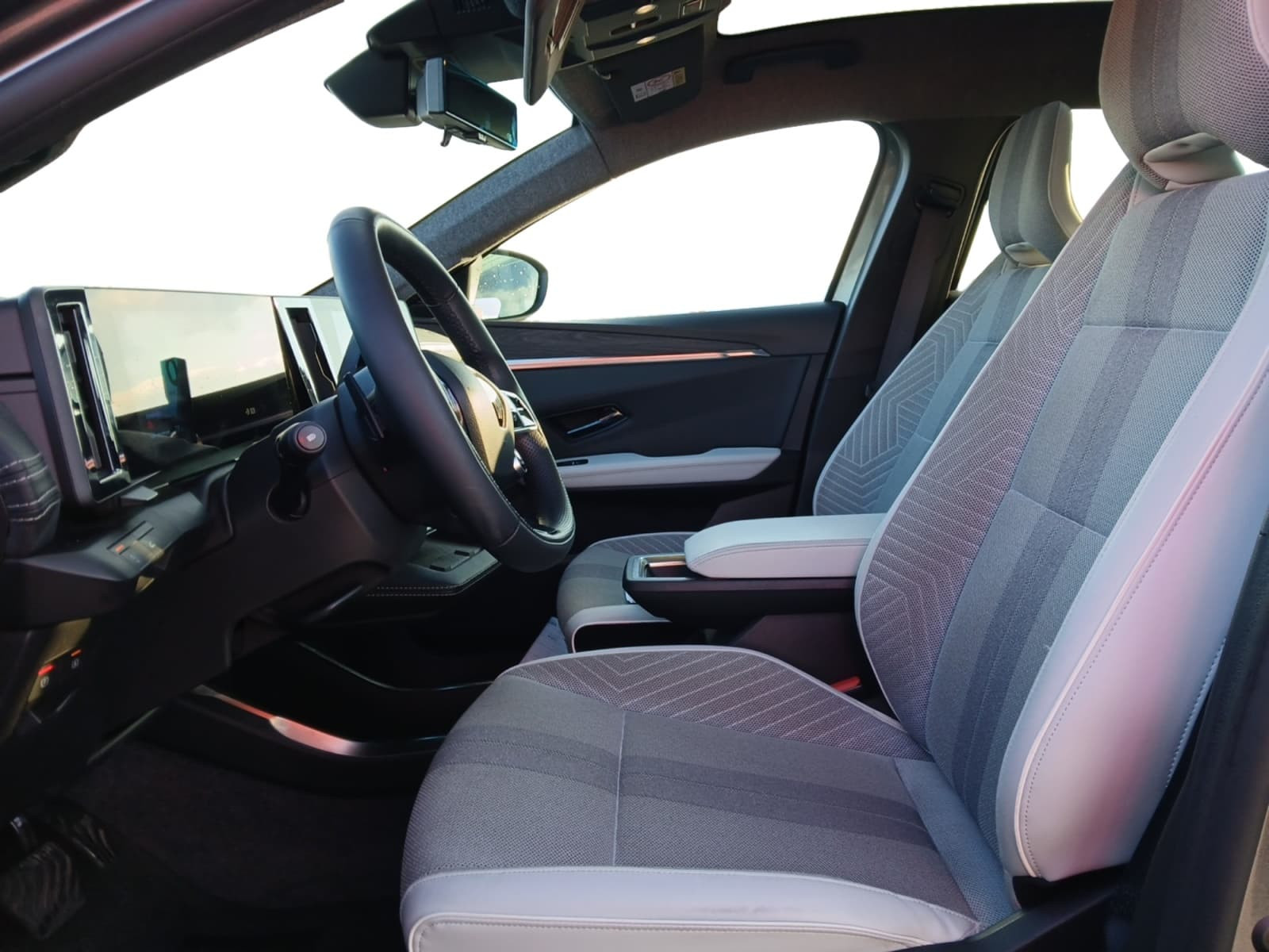 Vente en ligne Renault Scenic E-Tech  220 ch grande autonomie au prix de 38 990 €