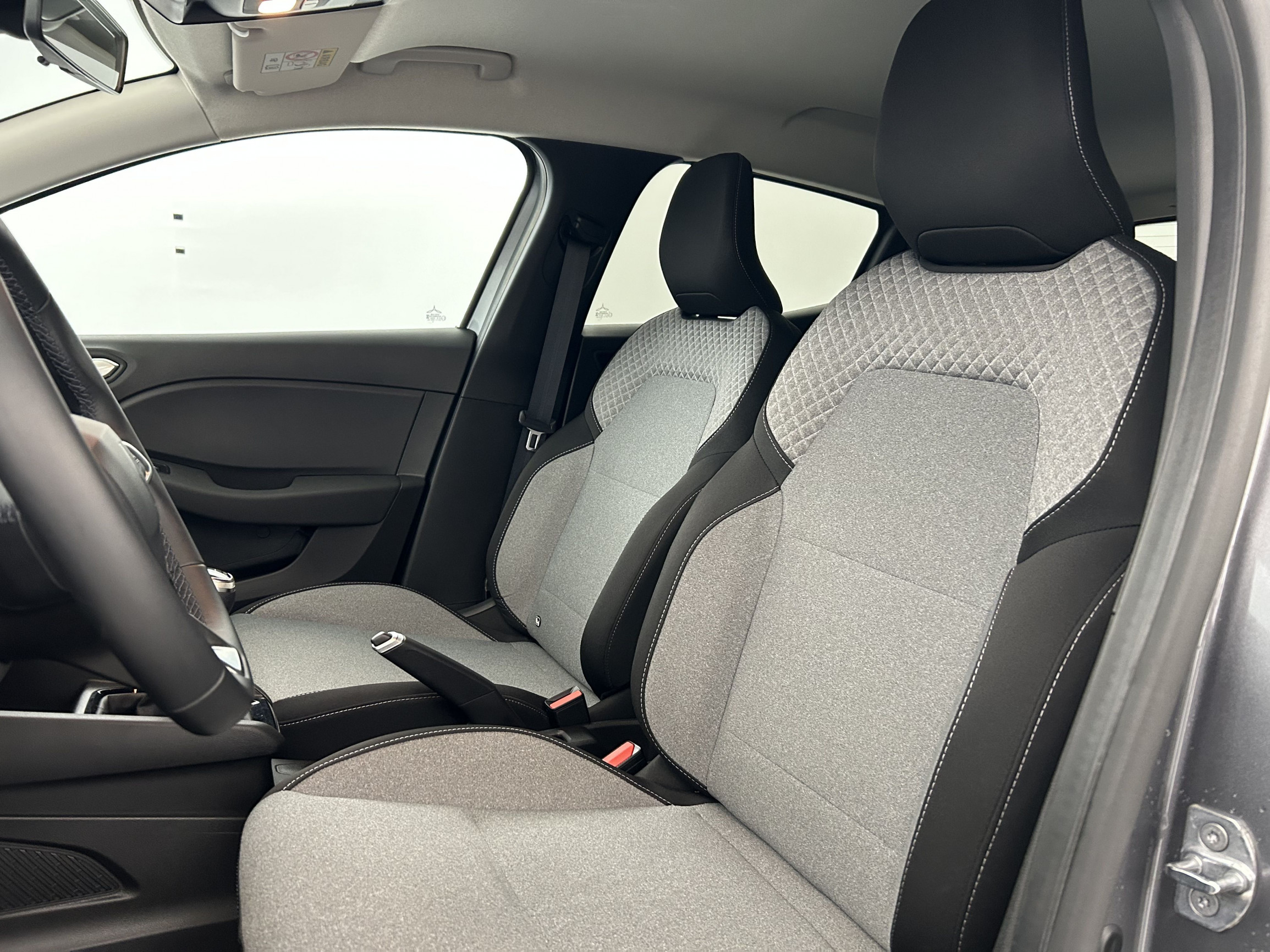 Vente en ligne Renault Clio 5 Clio Blue dCi 100 ch GSR2 au prix de 17 990 €