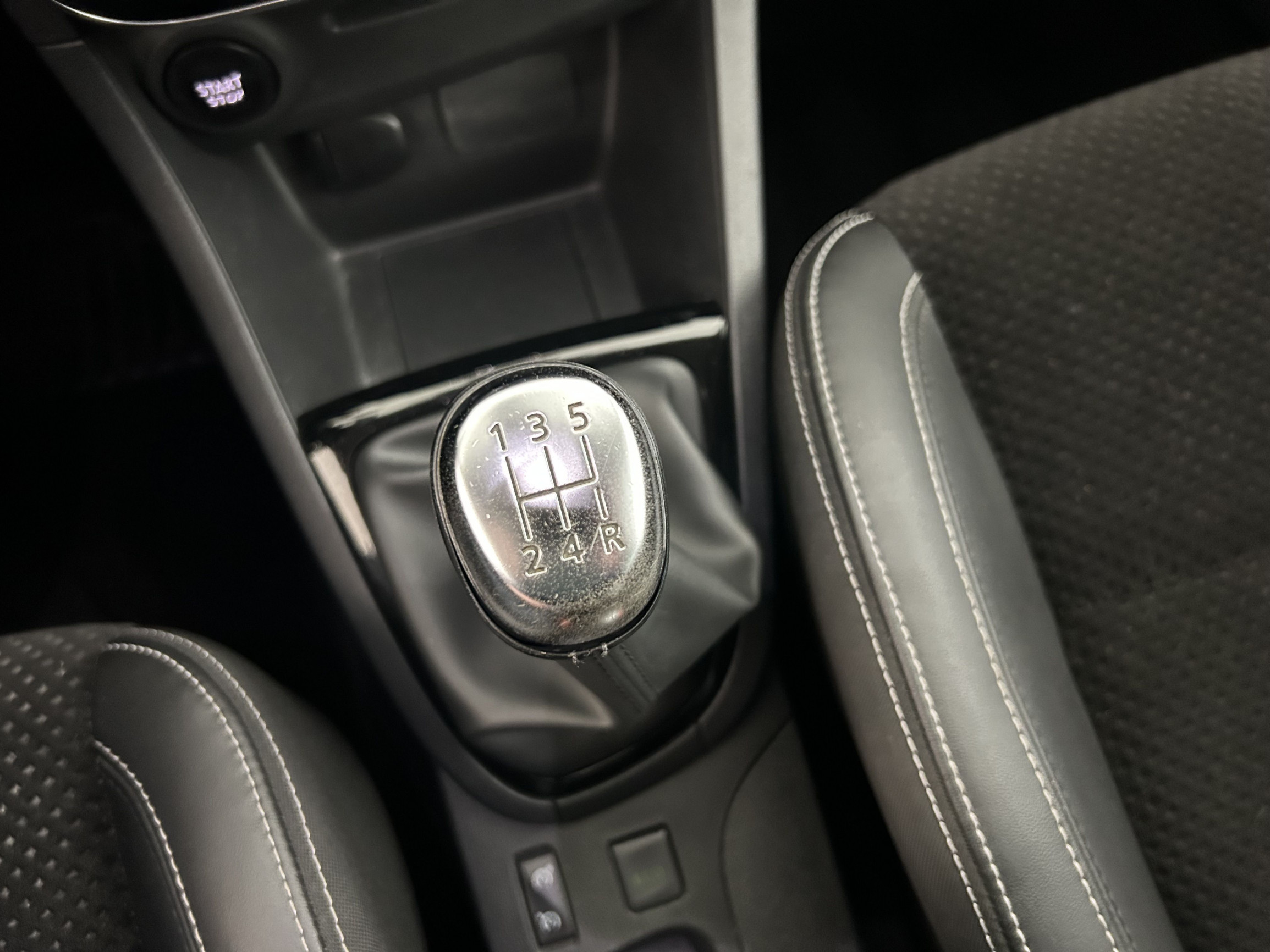 Vente en ligne Renault Clio 4  TCe 90 au prix de 9 490 €