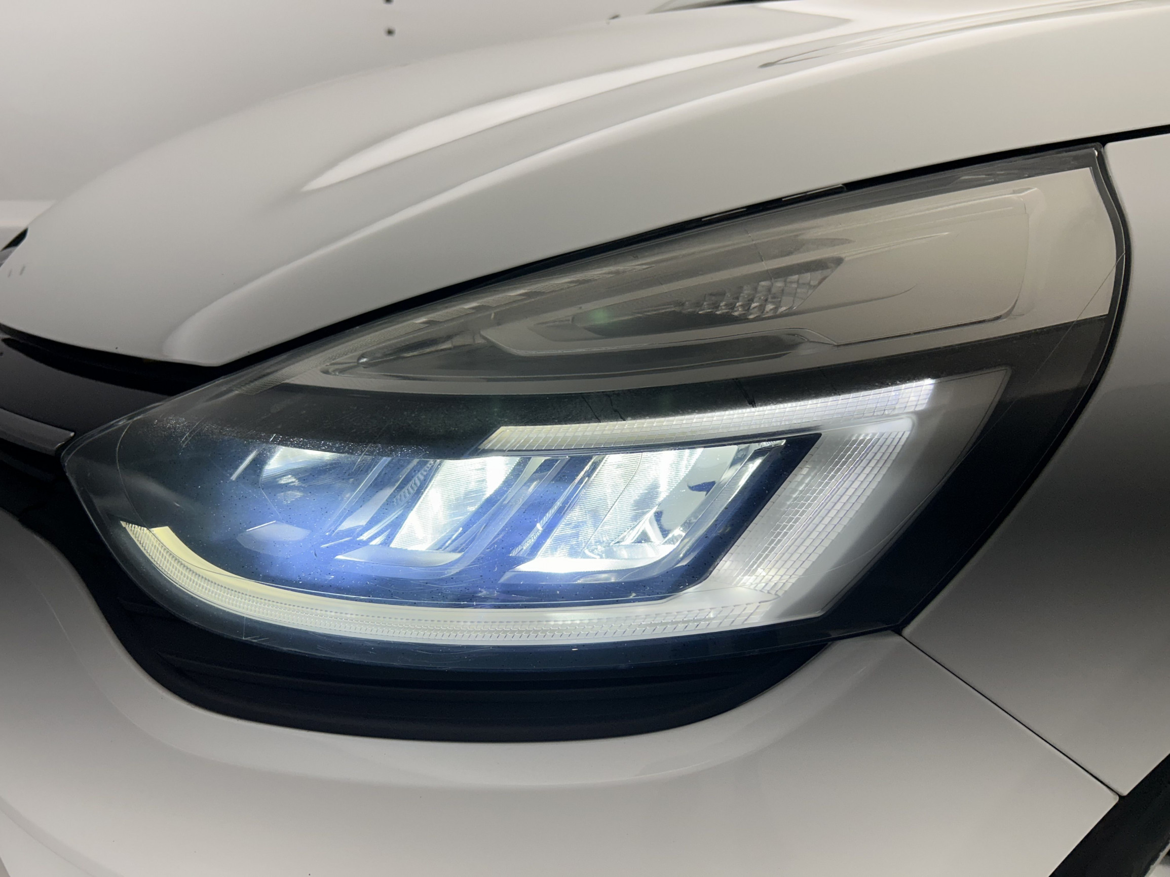 Vente en ligne Renault Clio 4  TCe 90 au prix de 9 490 €