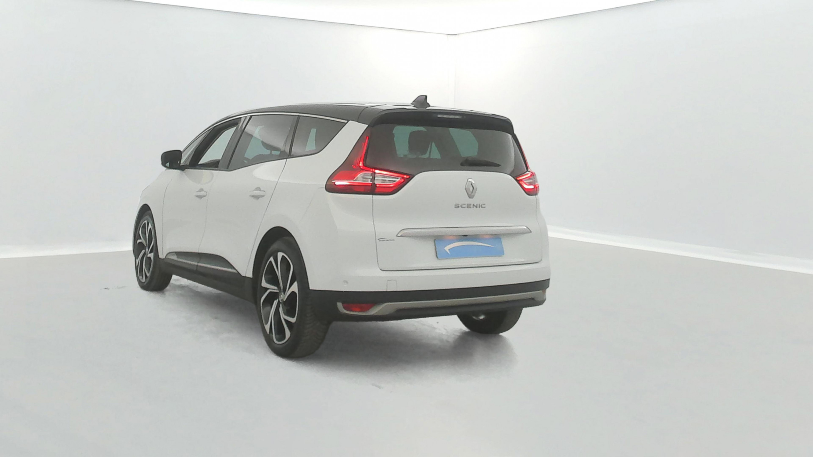 Vente en ligne Renault Grand Scenic 4 Grand Scenic Blue dCi 120 au prix de 17 990 €