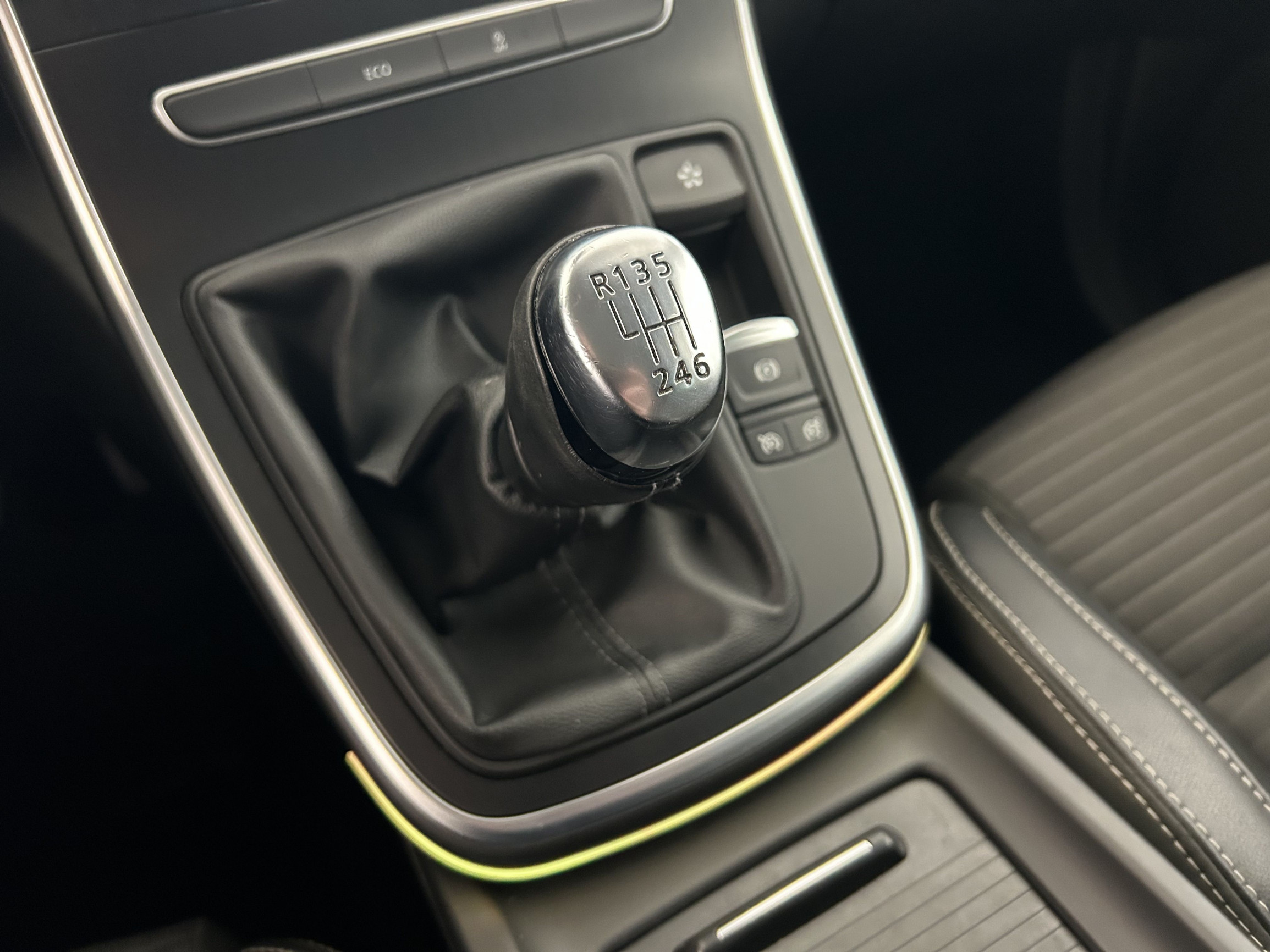 Vente en ligne Renault Grand Scenic 4 Grand Scenic Blue dCi 120 au prix de 17 990 €