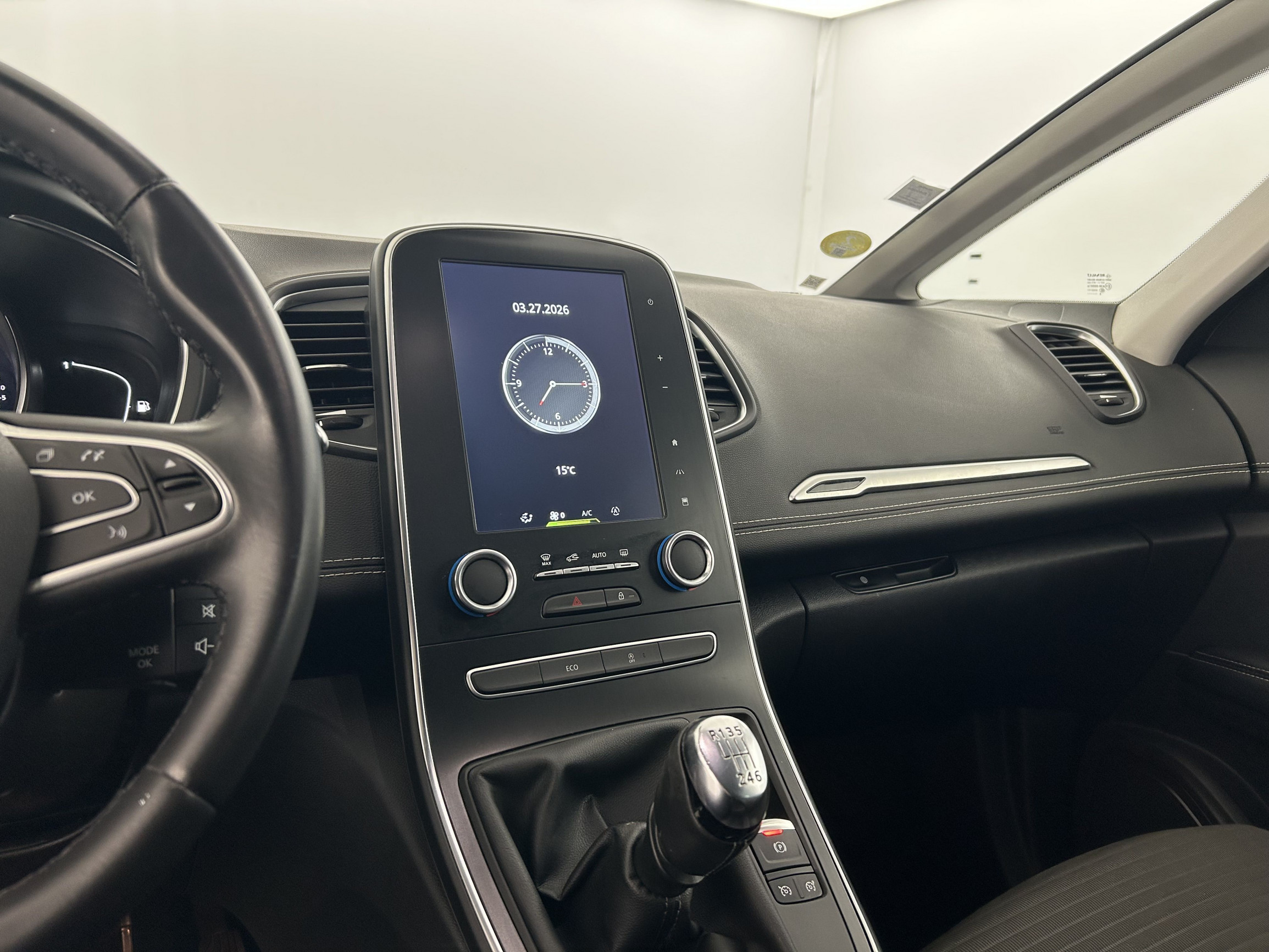 Vente en ligne Renault Grand Scenic 4 Grand Scenic Blue dCi 120 au prix de 17 990 €