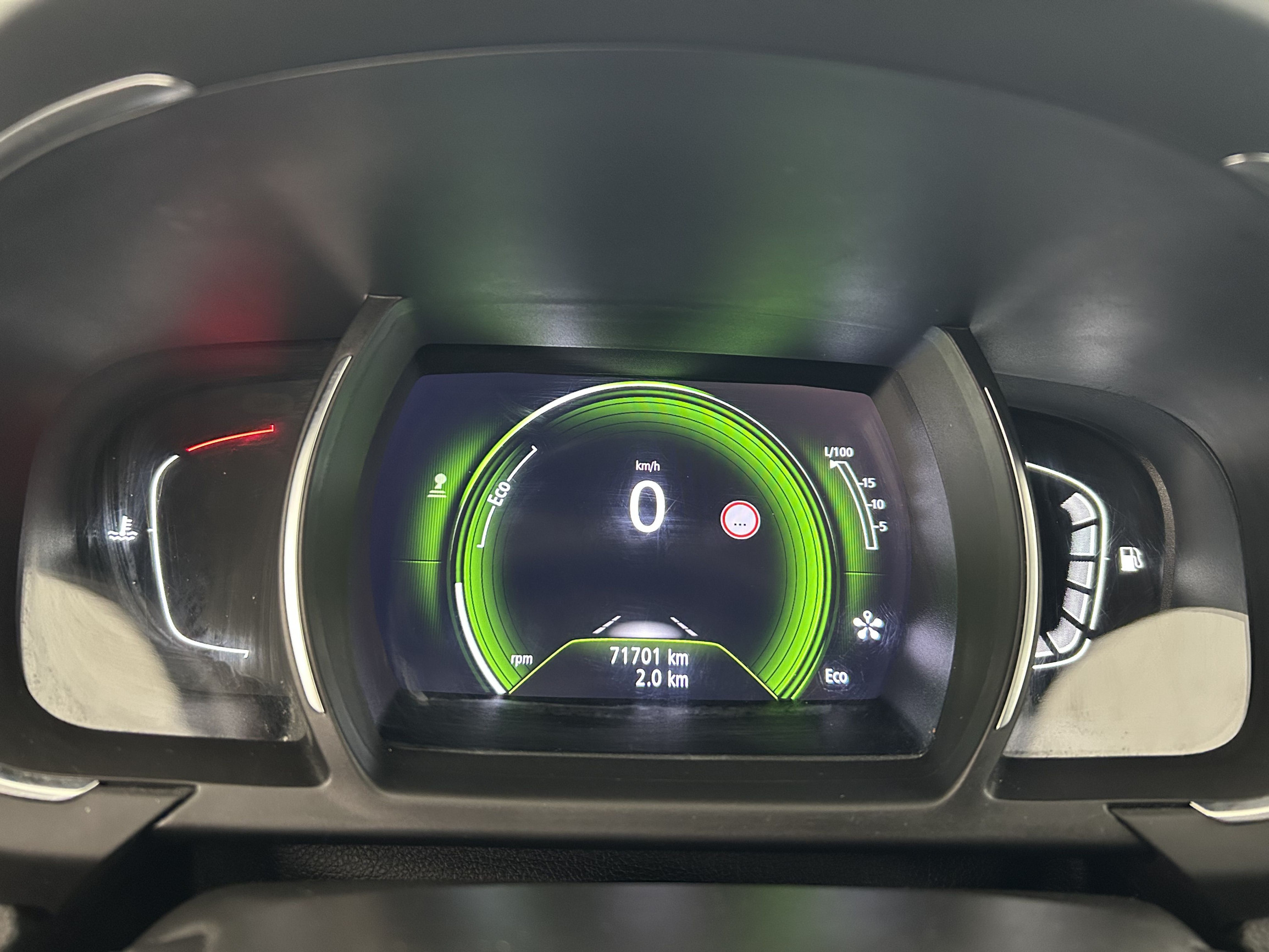 Vente en ligne Renault Grand Scenic 4 Grand Scenic Blue dCi 120 au prix de 17 990 €