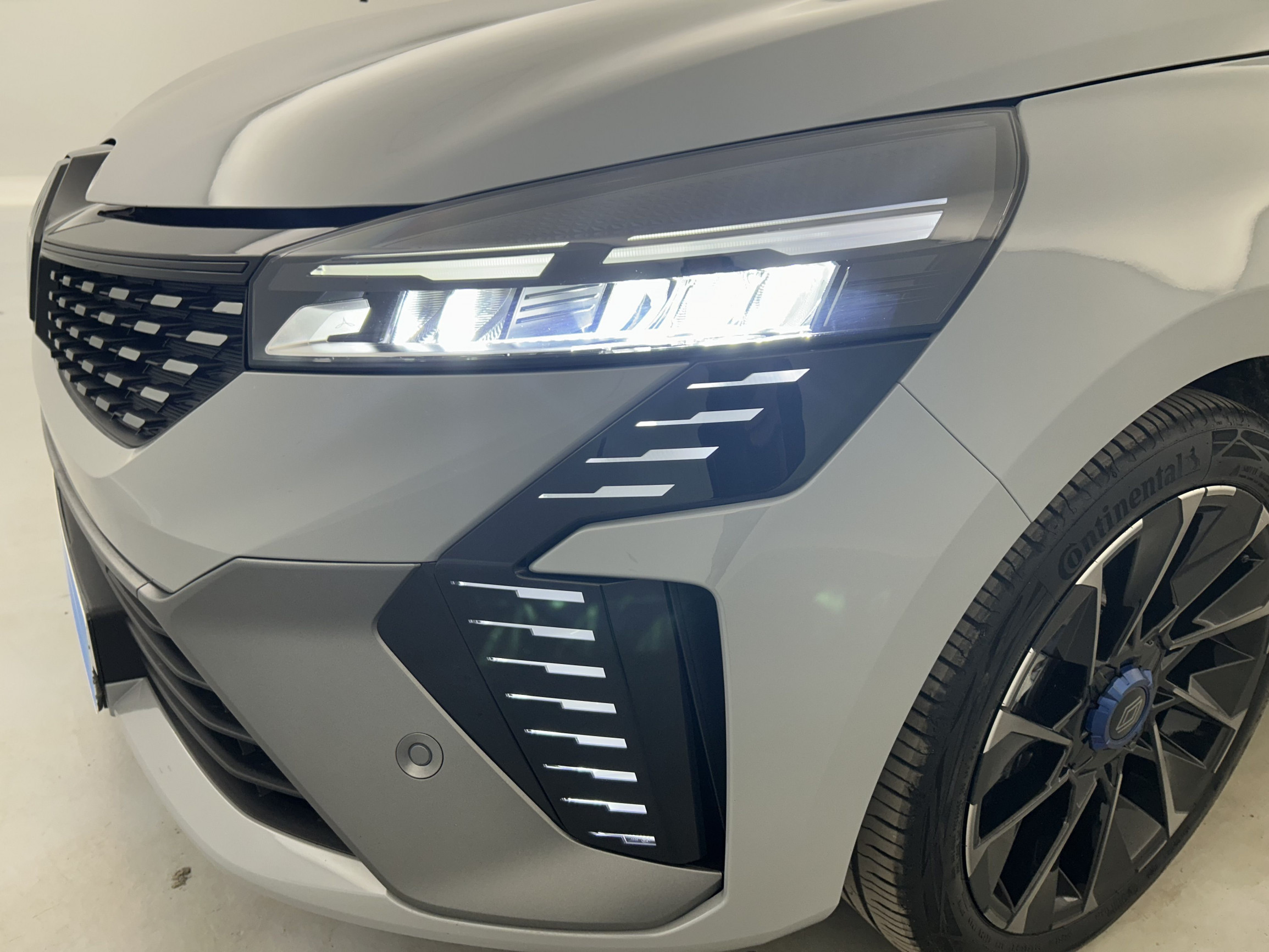 Vente en ligne Renault Clio 5 Clio E-Tech full hybrid 145 ch GSR2 au prix de 23 390 €