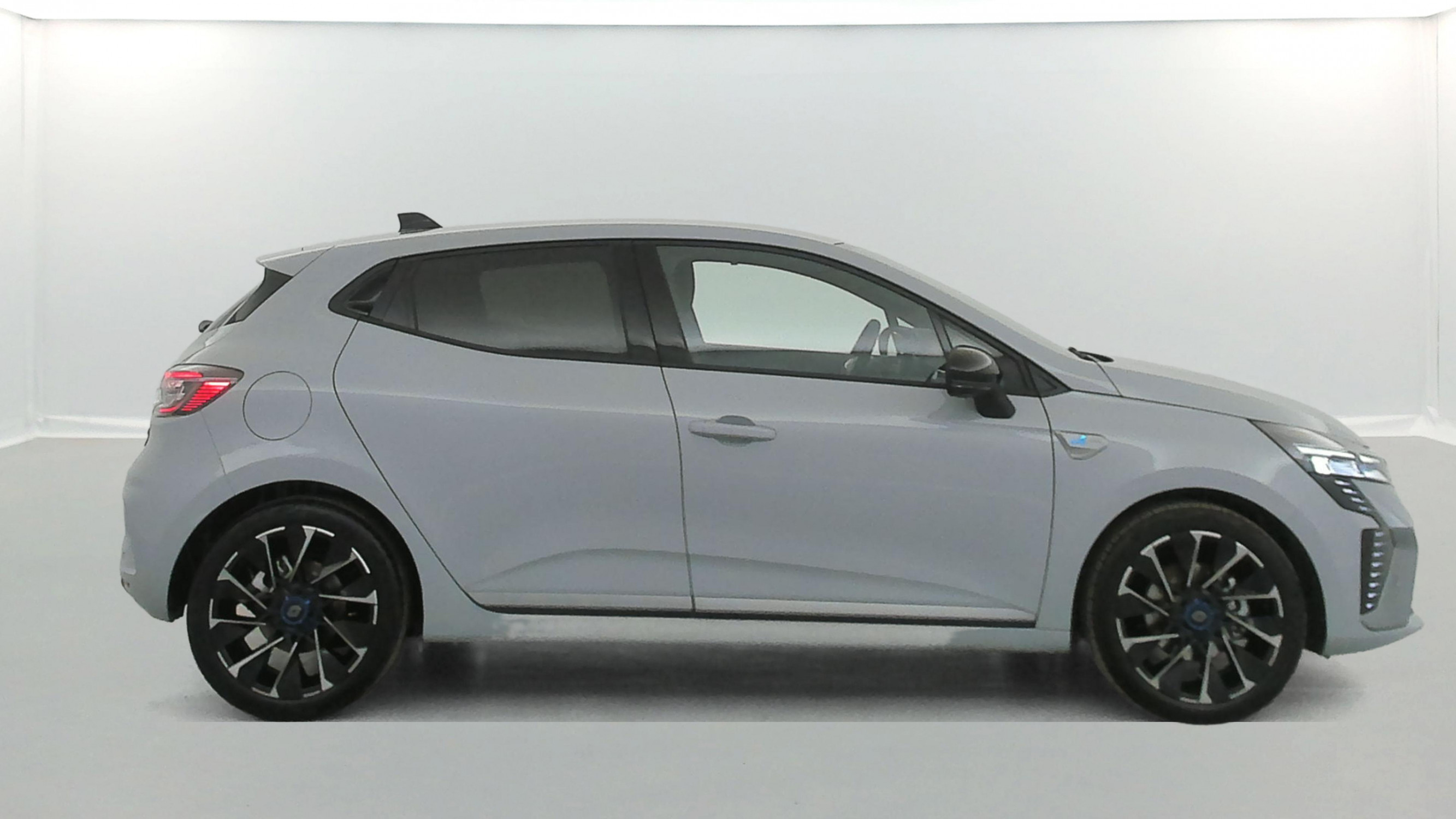 Vente en ligne Renault Clio 5 Clio E-Tech full hybrid 145 ch GSR2 au prix de 23 390 €