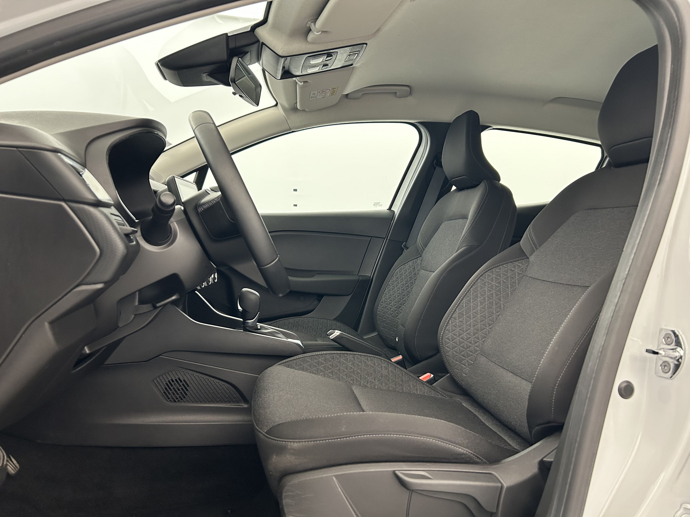 Vente en ligne Renault Clio 5 Clio E-Tech 140 - 21N au prix de 14 590 €