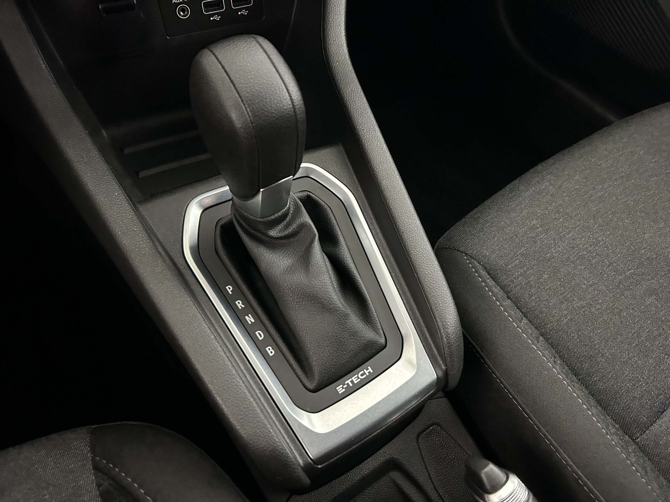 Vente en ligne Renault Clio 5 Clio E-Tech 140 - 21N au prix de 14 590 €