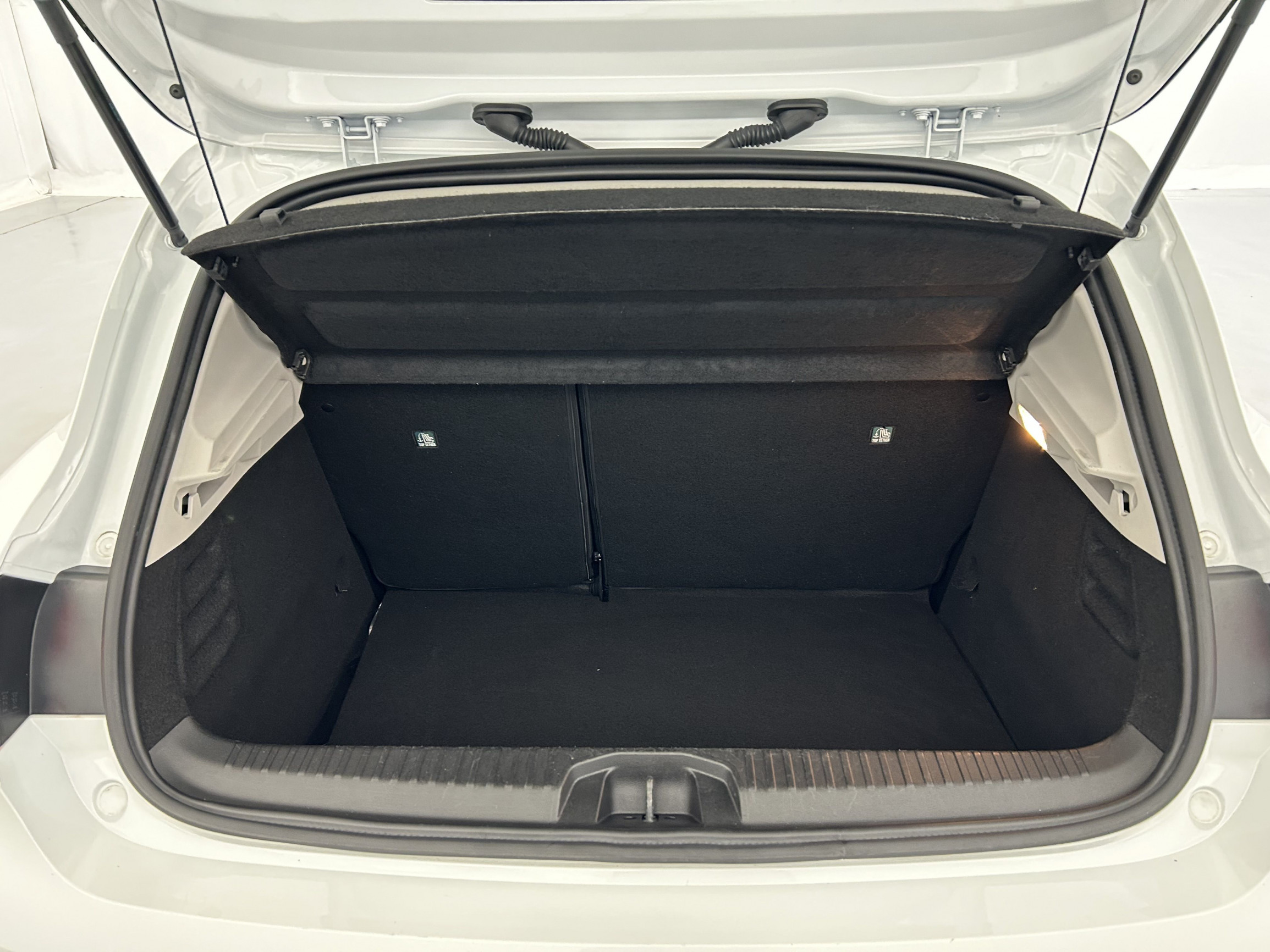 Vente en ligne Renault Clio 5 Clio E-Tech 140 - 21N au prix de 14 590 €