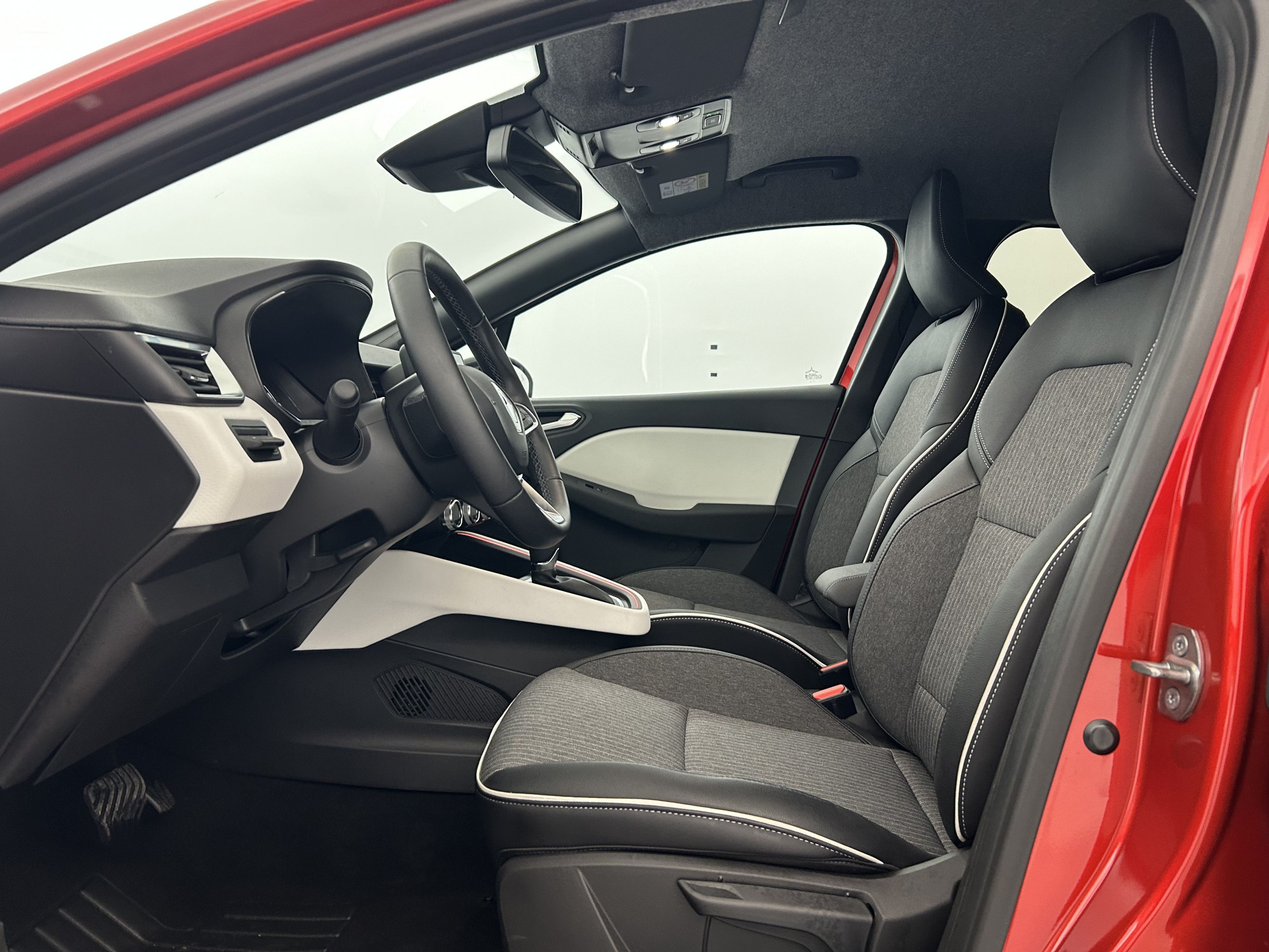 Vente en ligne Renault Clio 5 Clio E-Tech hybride 145 au prix de 18 890 €