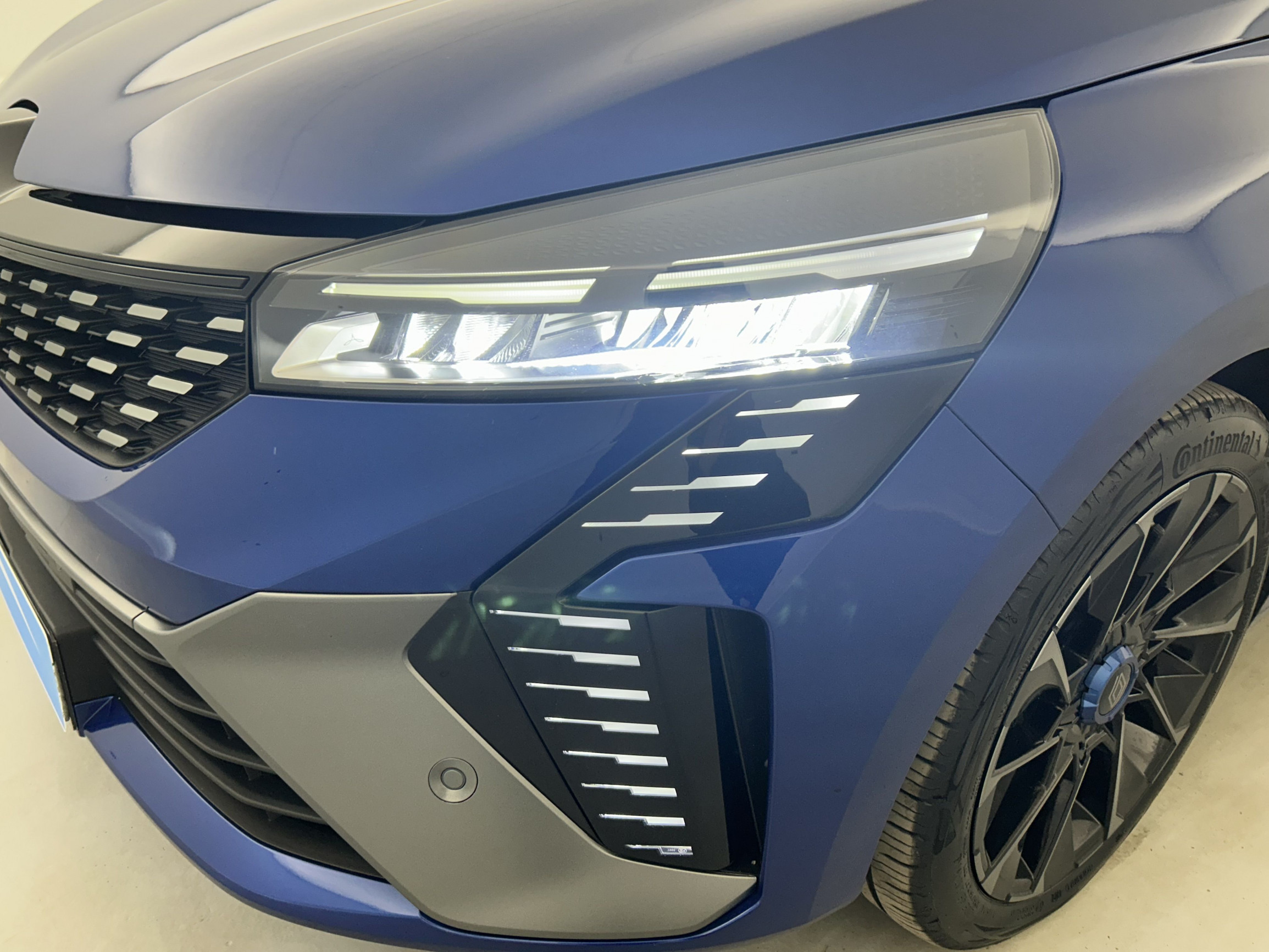 Vente en ligne Renault Clio 5 Clio E-Tech full hybrid 145 ch GSR2 au prix de 23 270 €