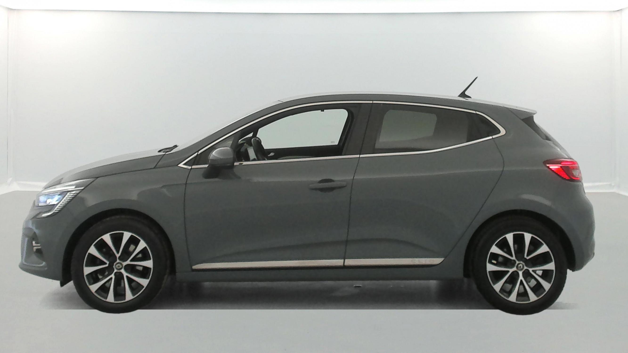 Vente en ligne Renault Clio 5 Clio TCe 130 EDC FAP au prix de 15 490 €