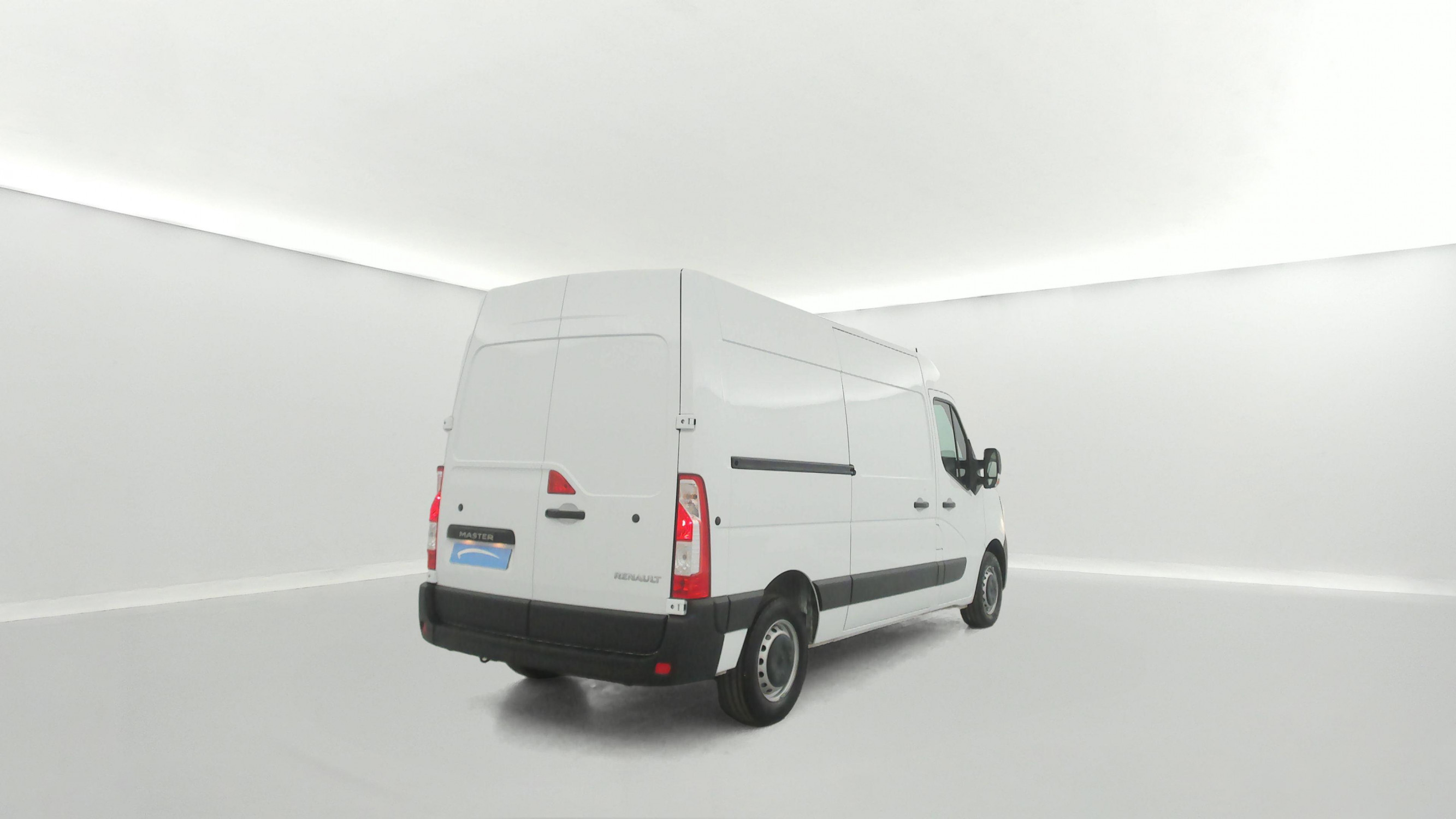 Vente en ligne Renault Master Fourgon MASTER FGN TRAC F3500 L2H2 BLUE DCI 135 au prix de 24 990 €