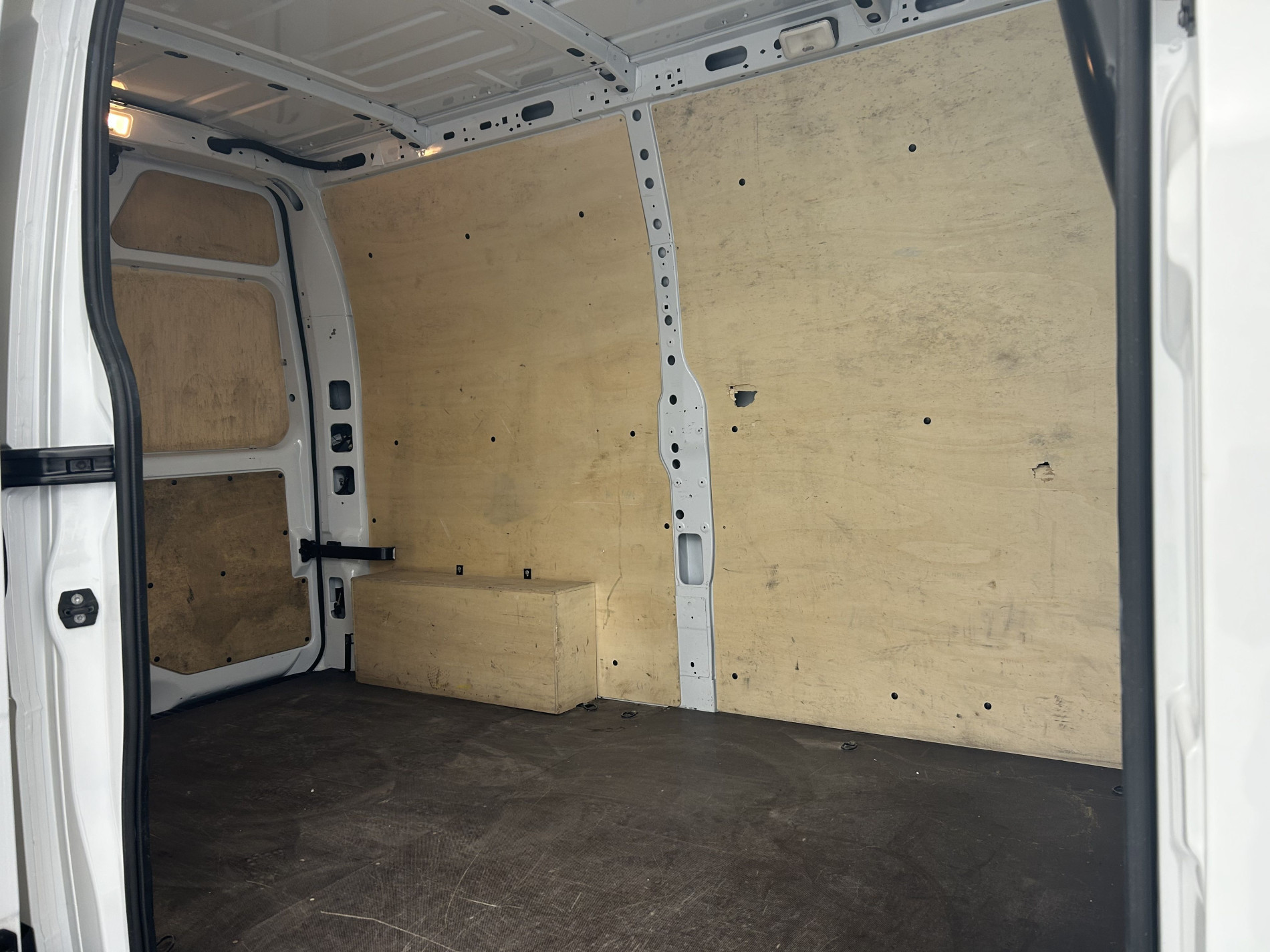 Vente en ligne Renault Master Fourgon MASTER FGN TRAC F3500 L2H2 BLUE DCI 135 au prix de 24 990 €