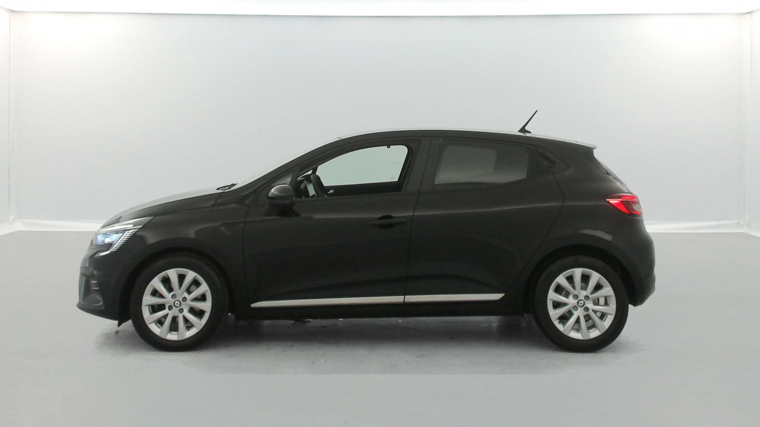 Vente en ligne Renault Clio 5 Clio Blue dCi 100 au prix de 15 790 €