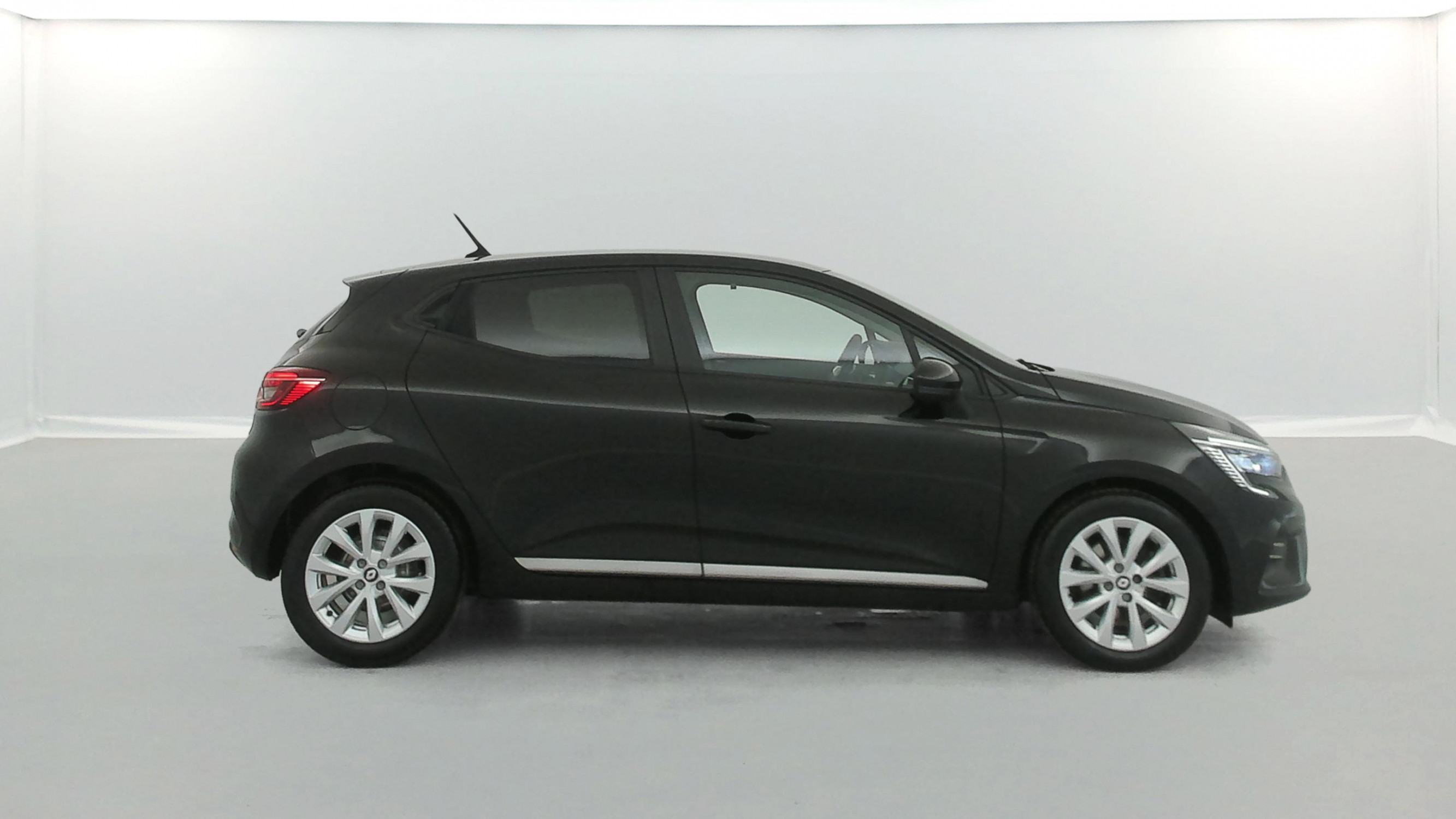 Vente en ligne Renault Clio 5 Clio Blue dCi 100 au prix de 15 790 €