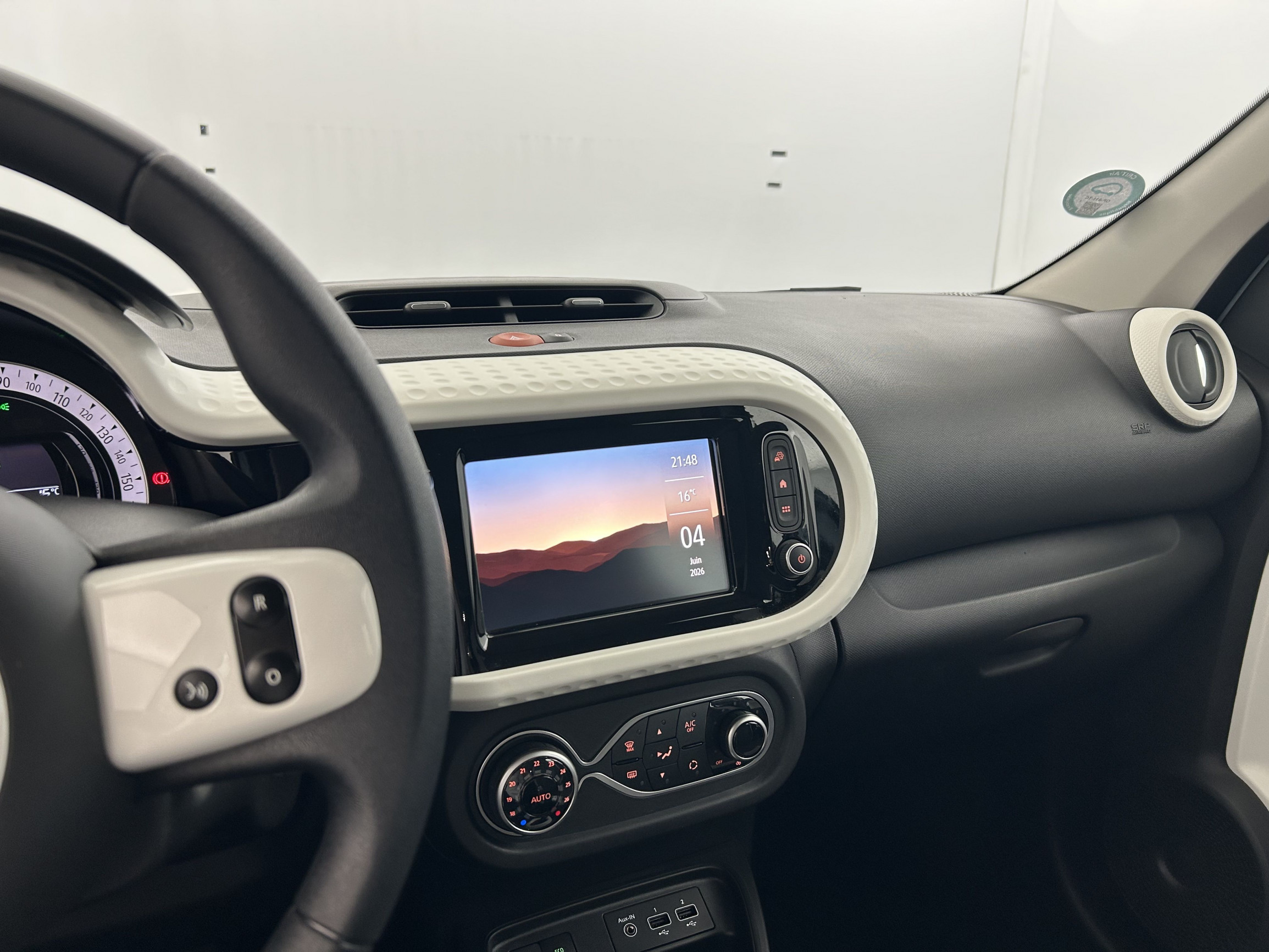 Vente en ligne Renault Twingo Electrique Twingo III E-Tech au prix de 12 990 €