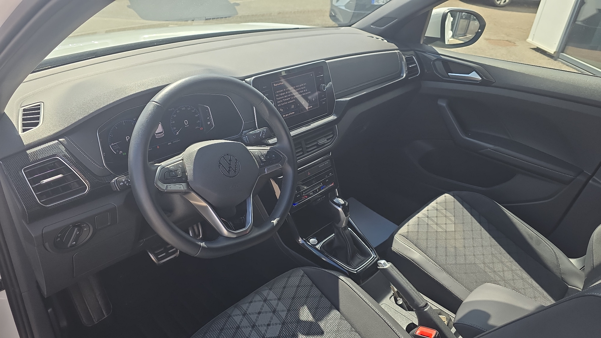 Vente en ligne Volkswagen T-Cross  1.0 TSI 115 Start/Stop DSG7 au prix de 23 790 €