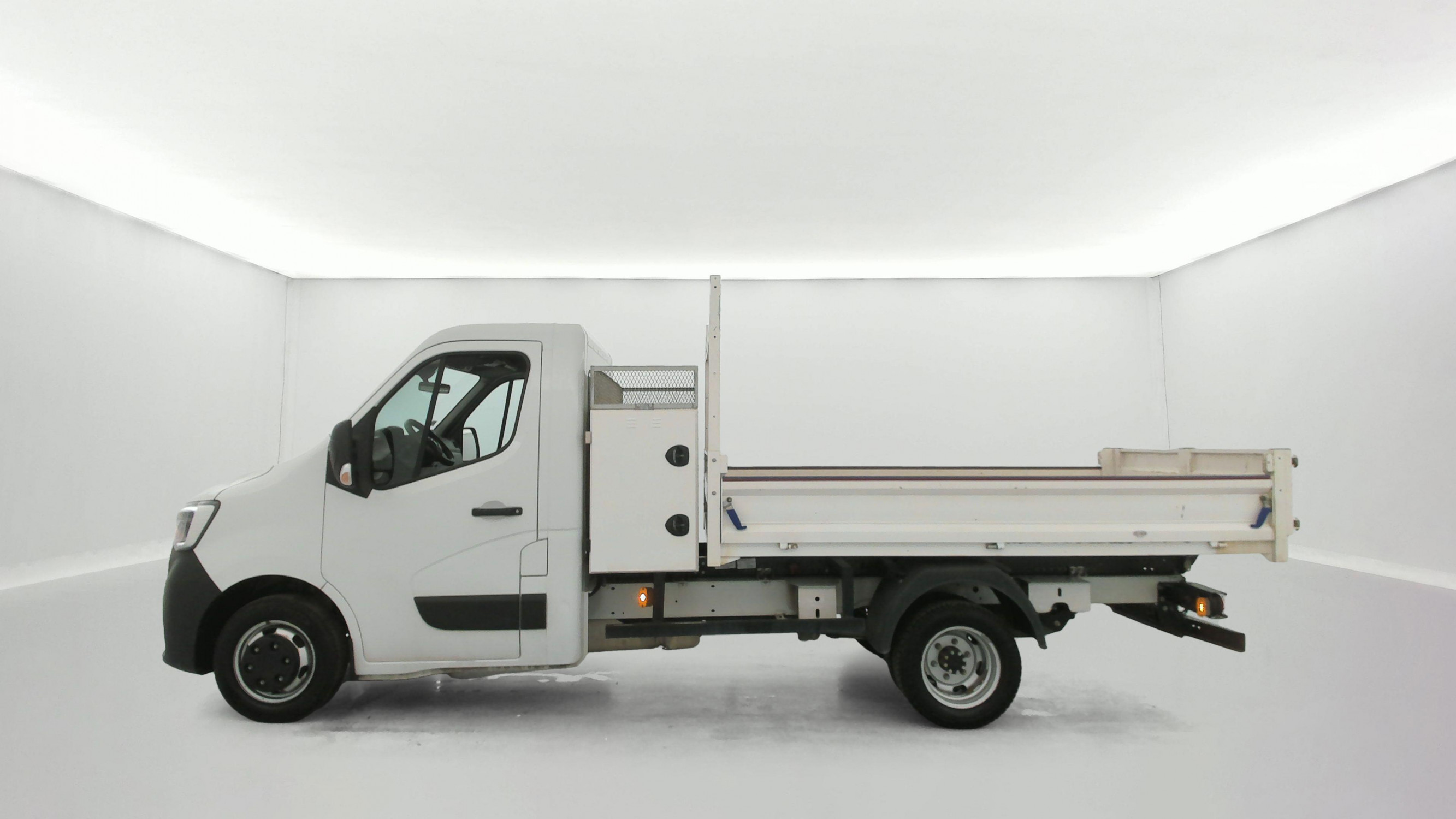 Vente en ligne Renault Master 3 Châssis Cabine MASTER CC PROP RJ3500 L3 ENERGY DCI 145 au prix de 24 870 €