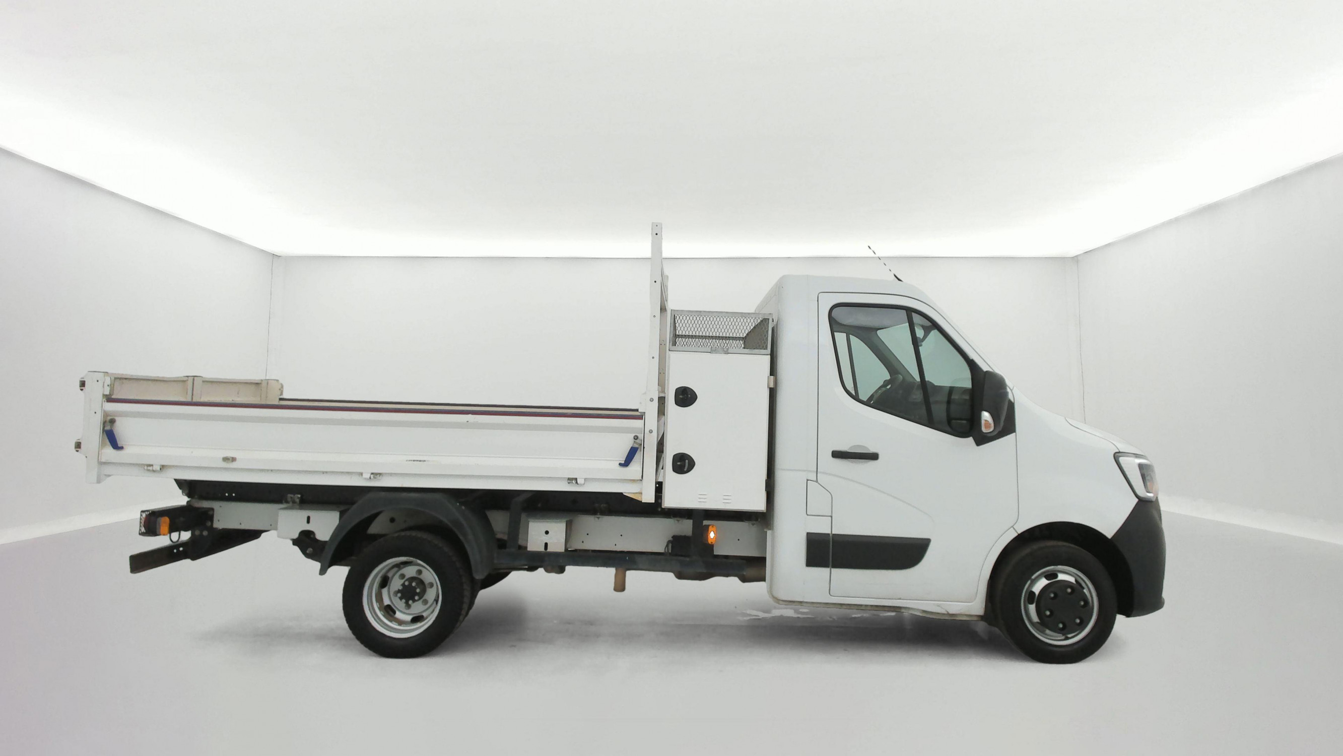 Vente en ligne Renault Master 3 Châssis Cabine MASTER CC PROP RJ3500 L3 ENERGY DCI 145 au prix de 24 870 €