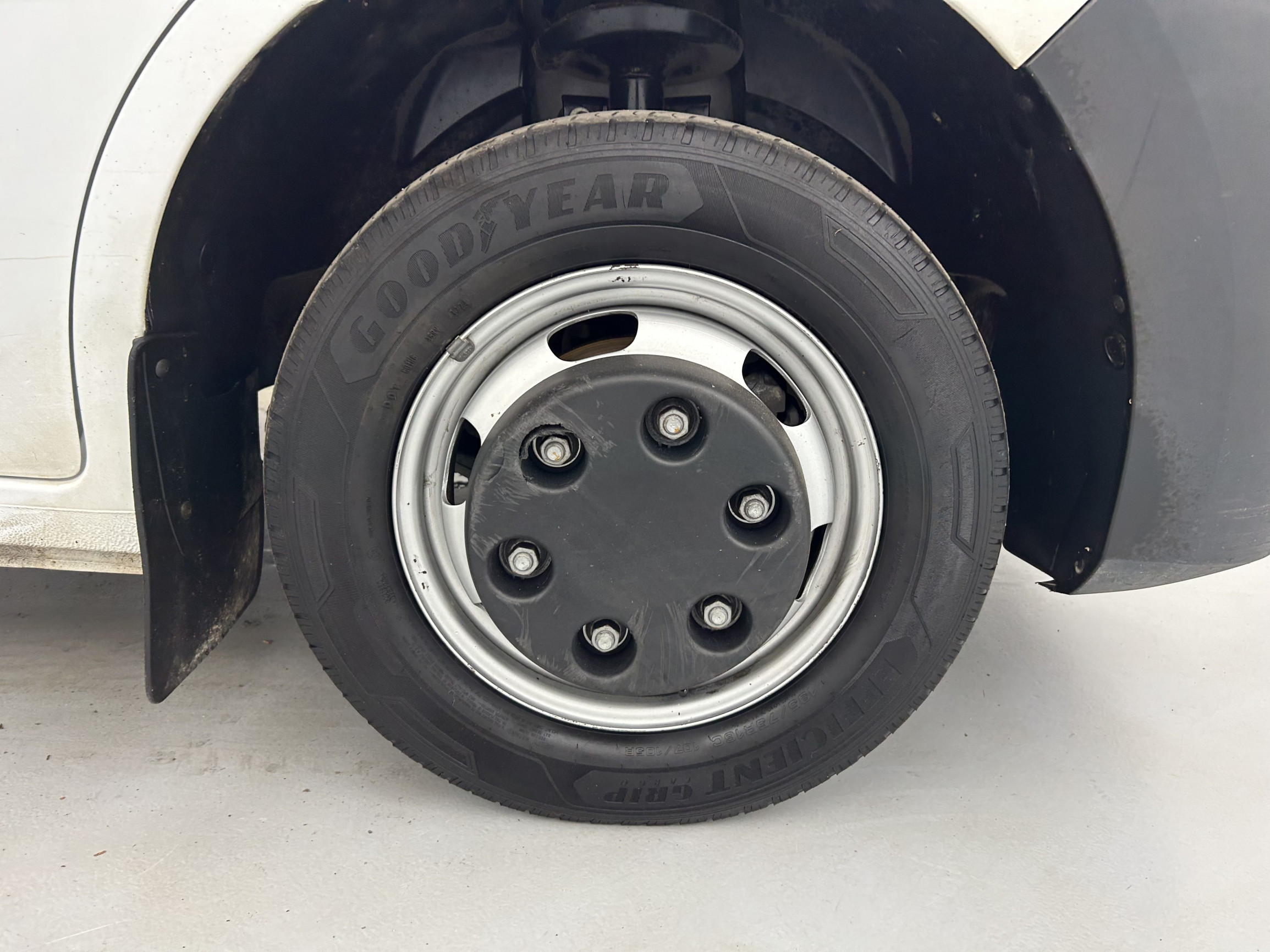 Vente en ligne Renault Master 3 Châssis Cabine MASTER CC PROP RJ3500 L3 ENERGY DCI 145 au prix de 24 870 €