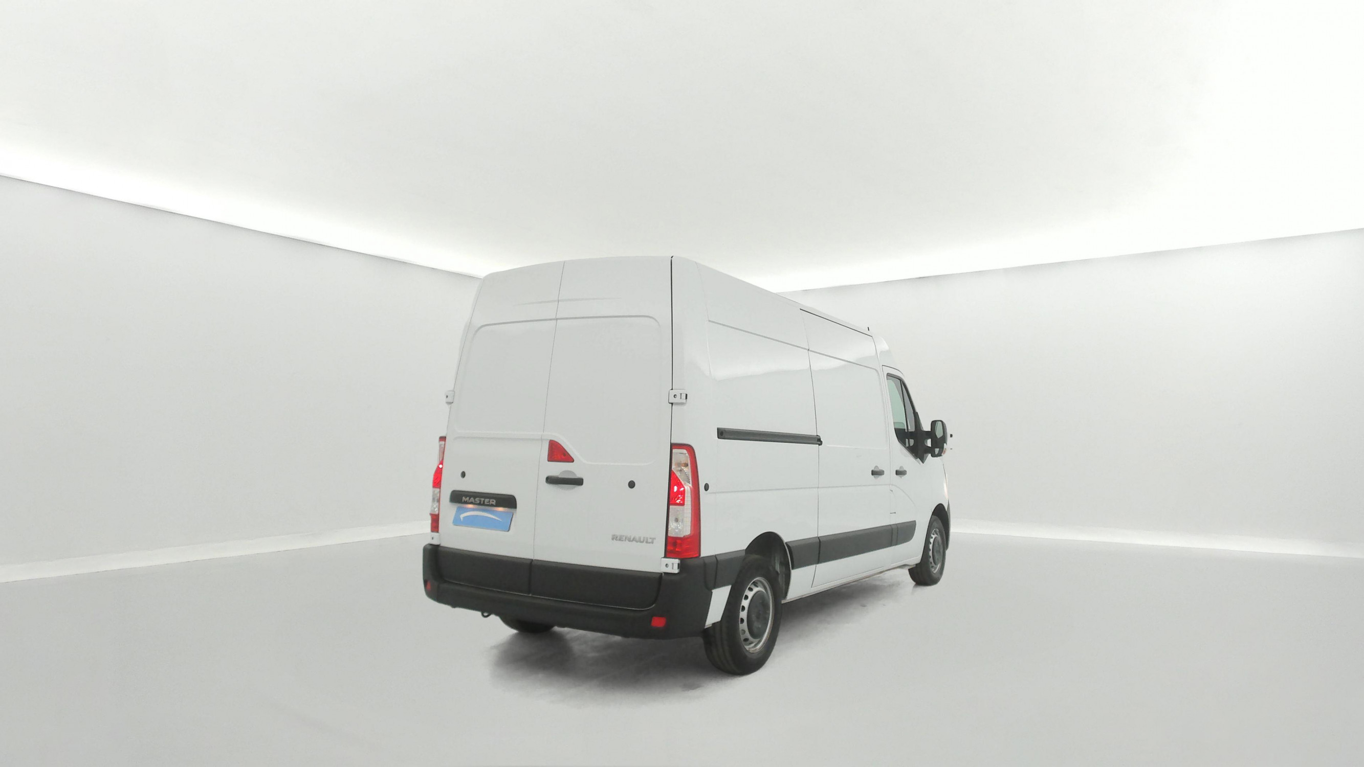 Vente en ligne Renault Master Fourgon MASTER FGN TRAC F3500 L2H2 BLUE DCI 135 au prix de 24 990 €
