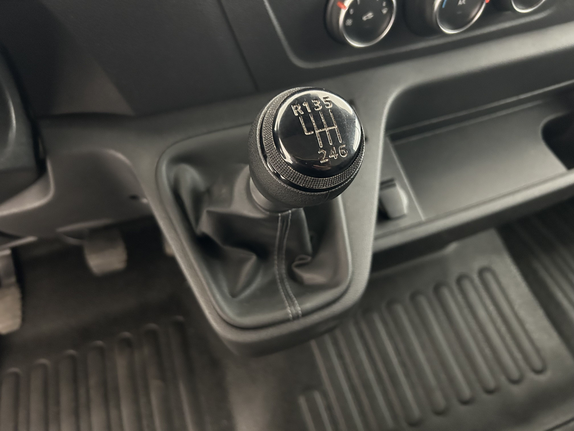 Vente en ligne Renault Master Fourgon MASTER FGN TRAC F3500 L2H2 BLUE DCI 135 au prix de 24 990 €